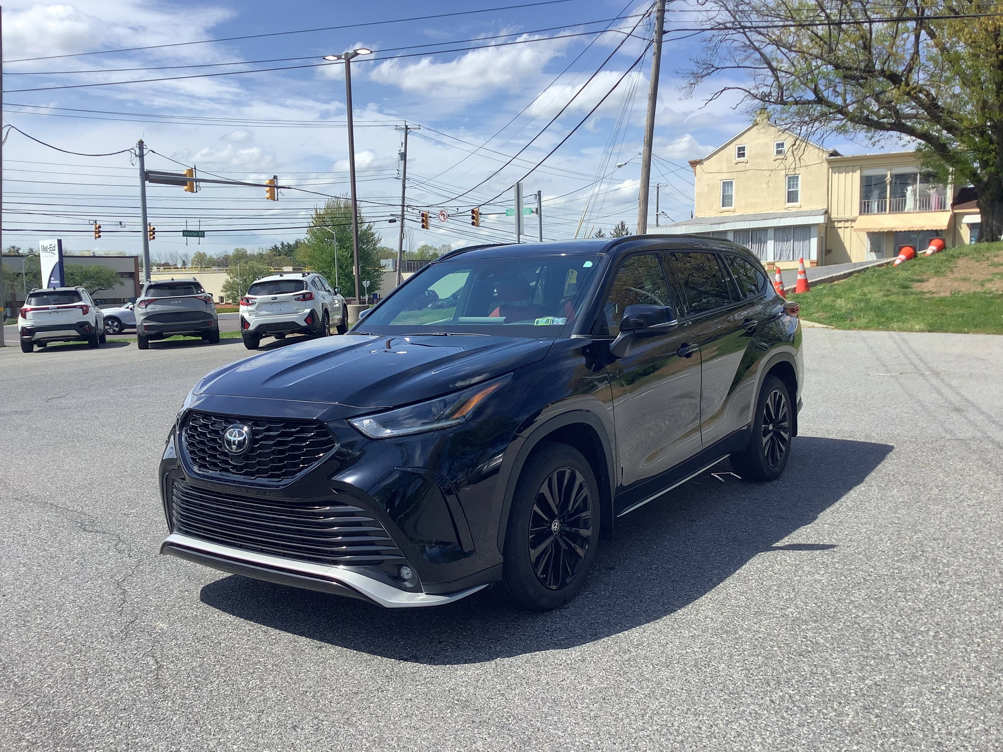 2023 Toyota Highlander Base