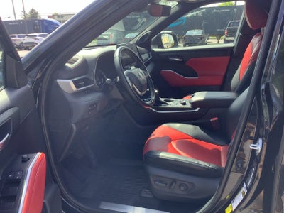 2023 Toyota Highlander Base