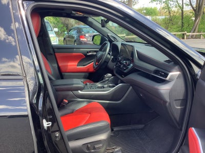 2023 Toyota Highlander Base