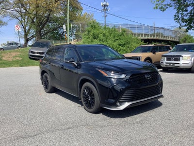 2023 Toyota Highlander Base