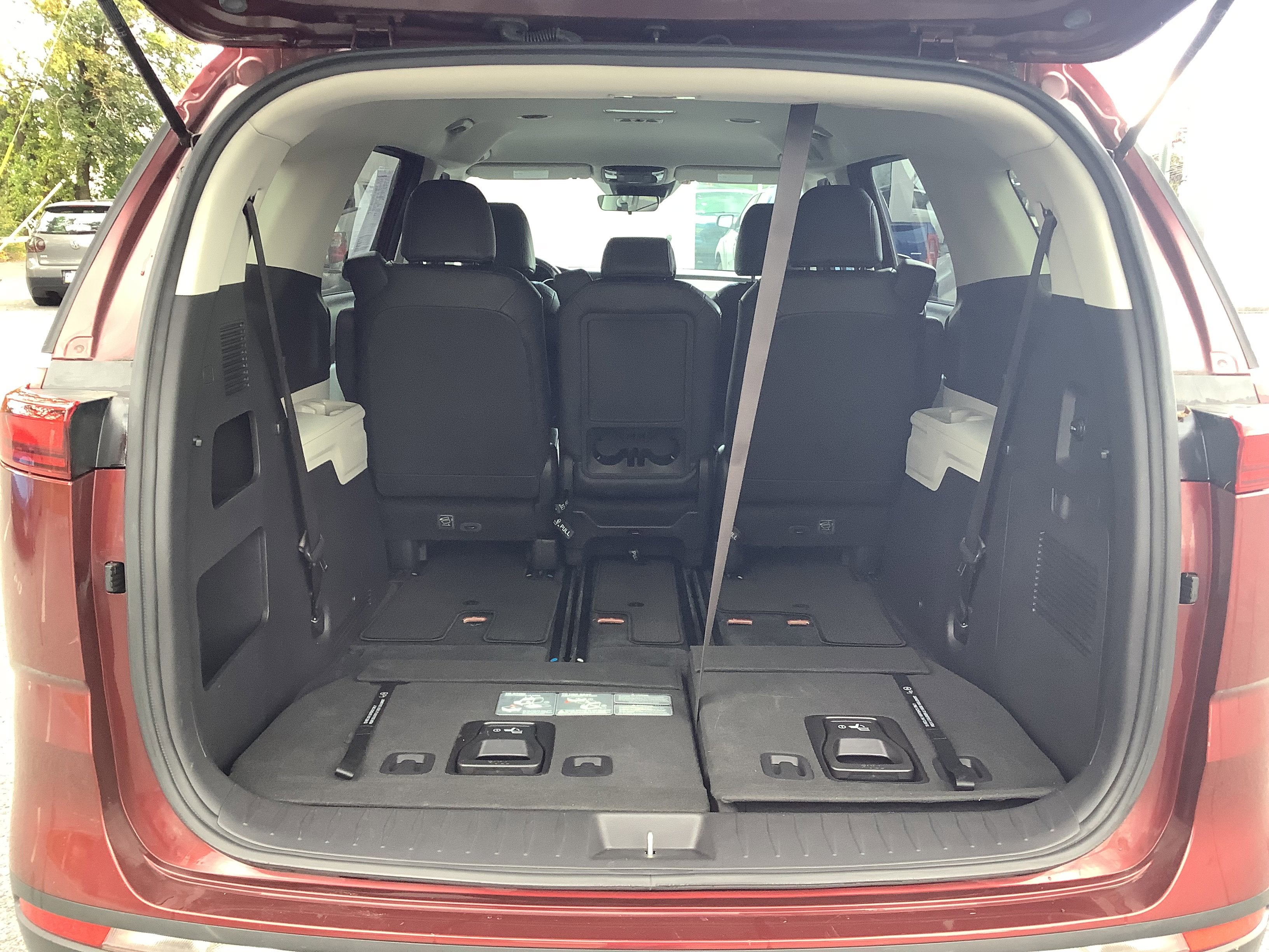 2023 Kia Carnival LX