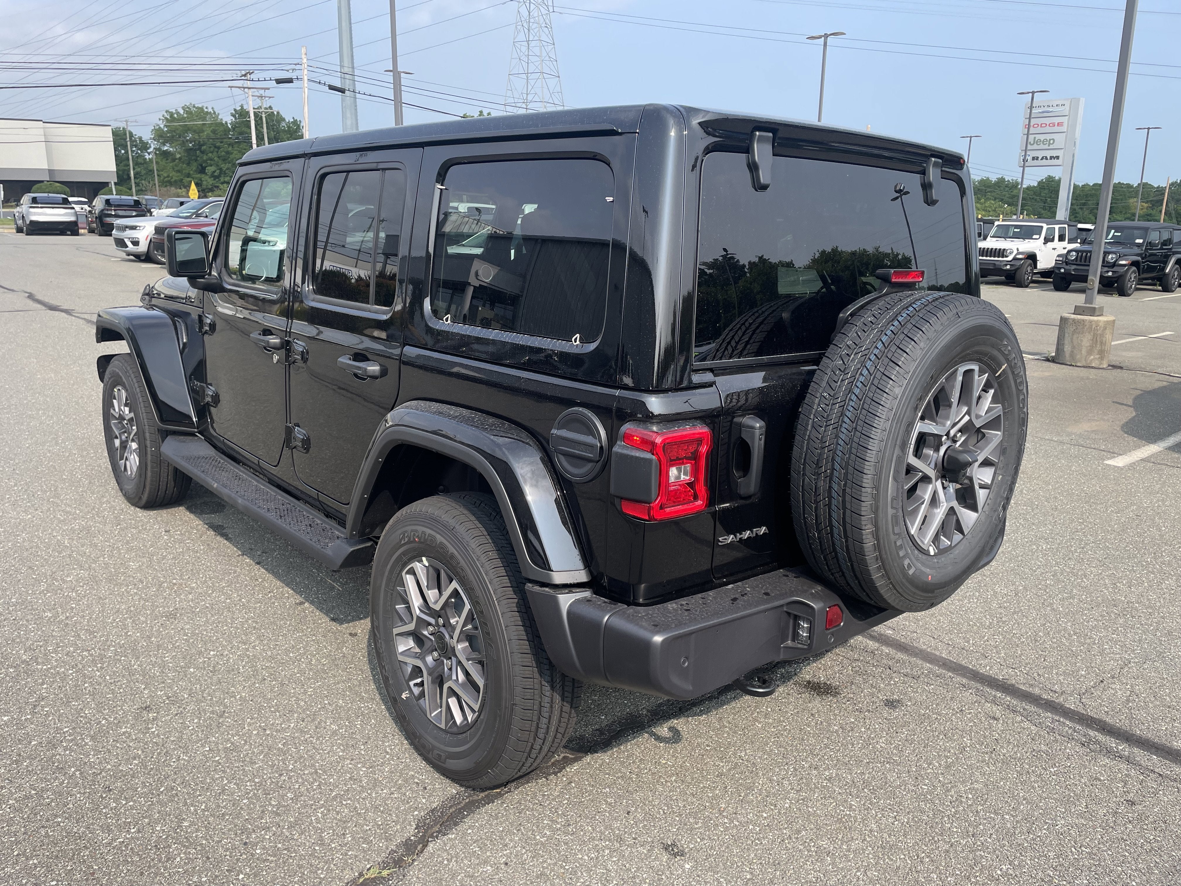2025 Jeep Wrangler WRANGLER 4-DOOR SAHARA