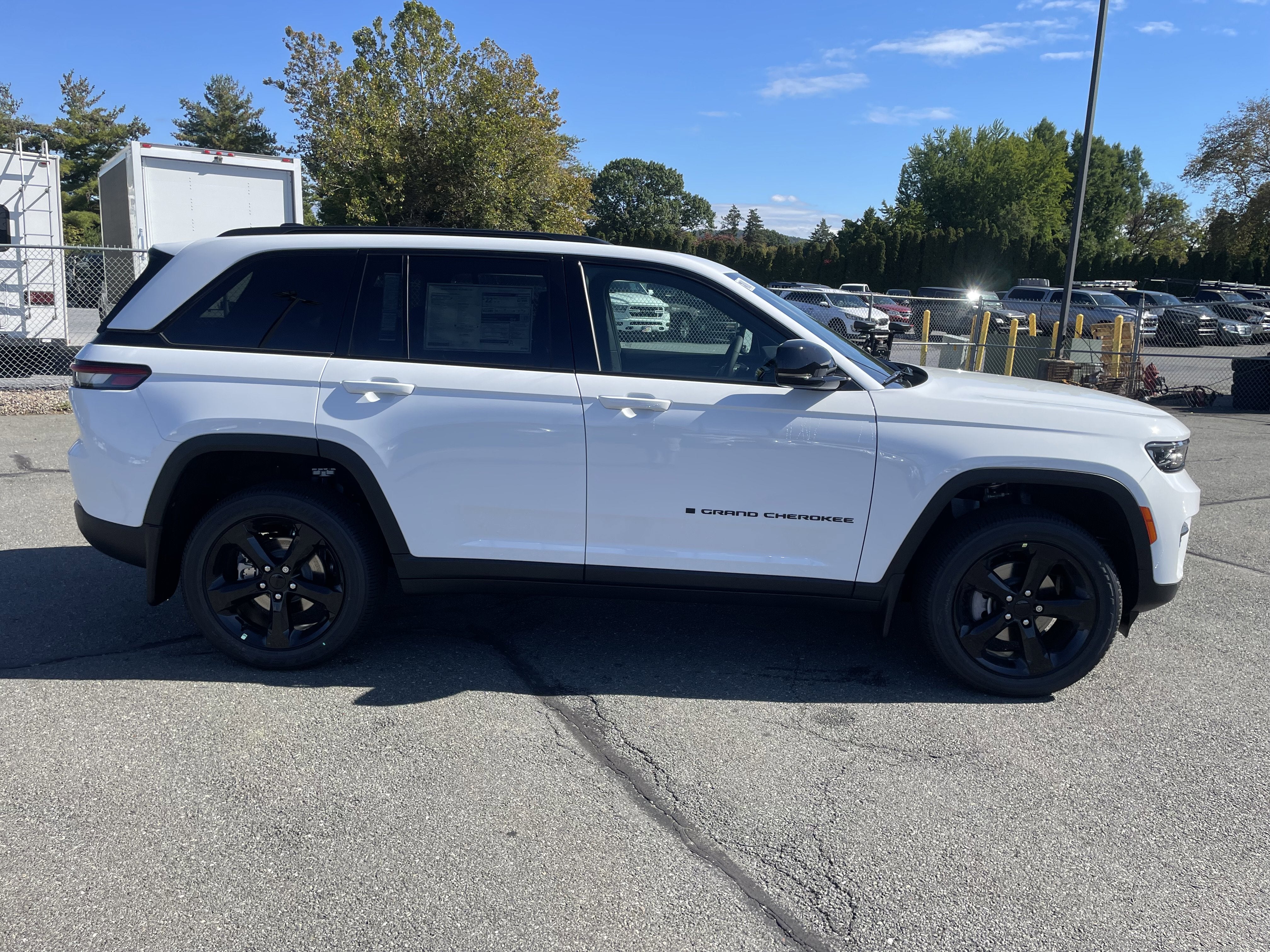 2025 Jeep Grand Cherokee GRAND CHEROKEE ALTITUDE X 4X4