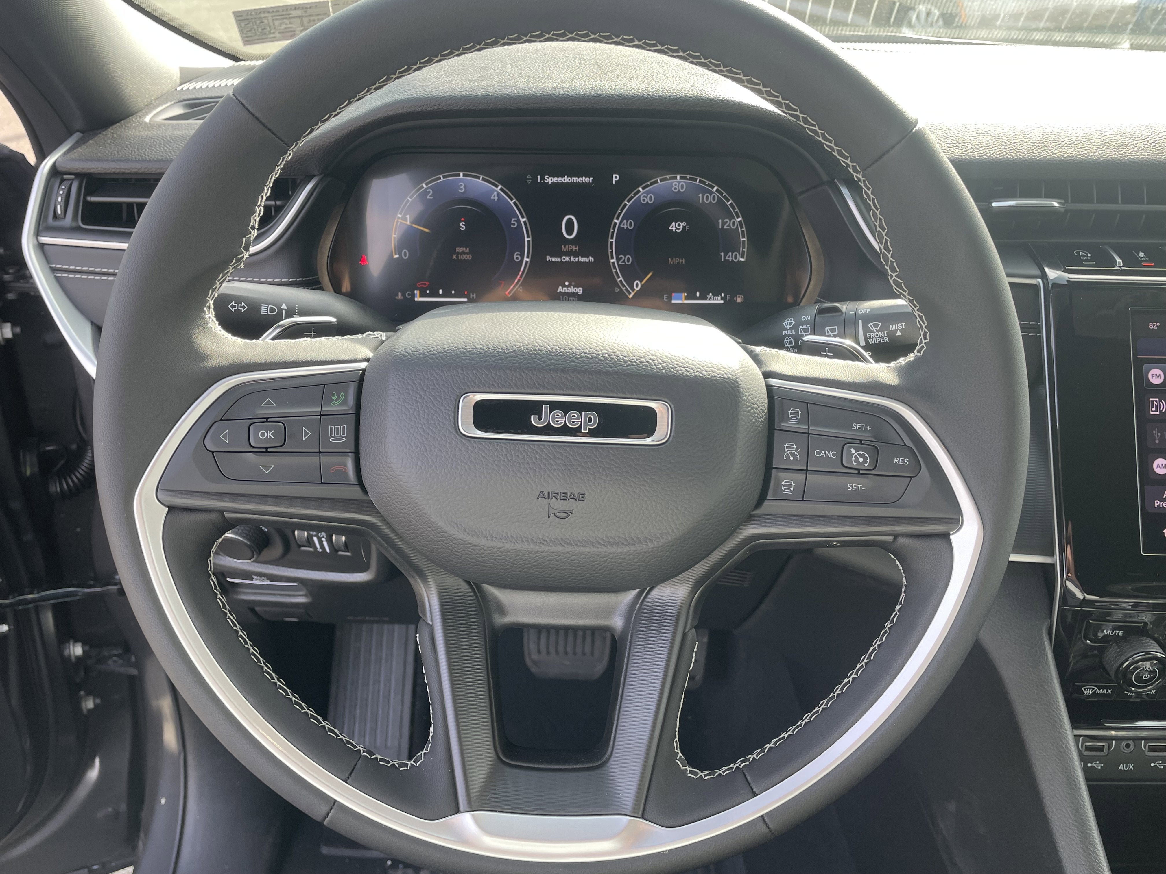 2025 Jeep Grand Cherokee GRAND CHEROKEE LAREDO X 4X4