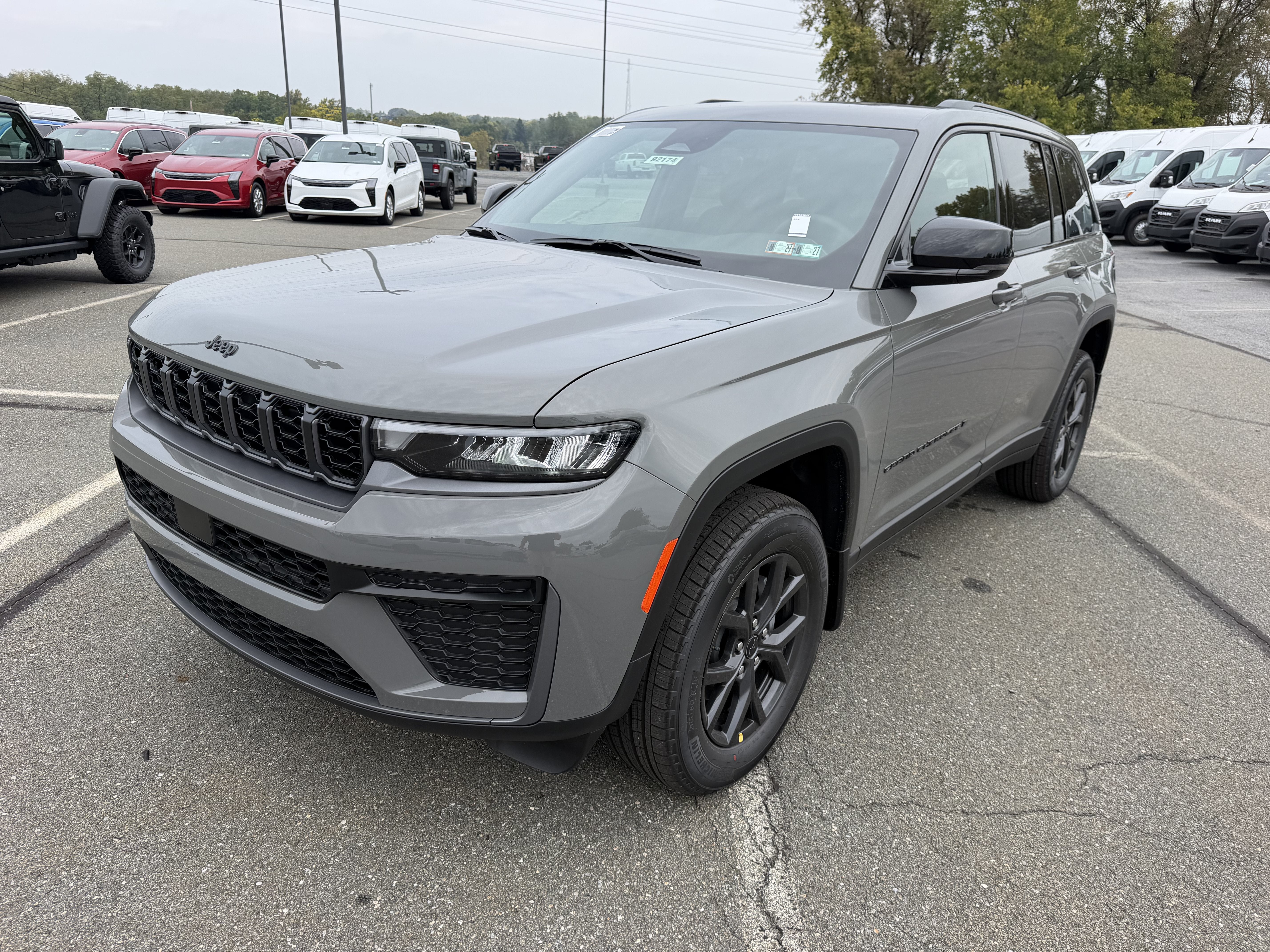 2027 Jeep Grand Cherokee GRAND CHEROKEE LAREDO ALTITUDE 4X4