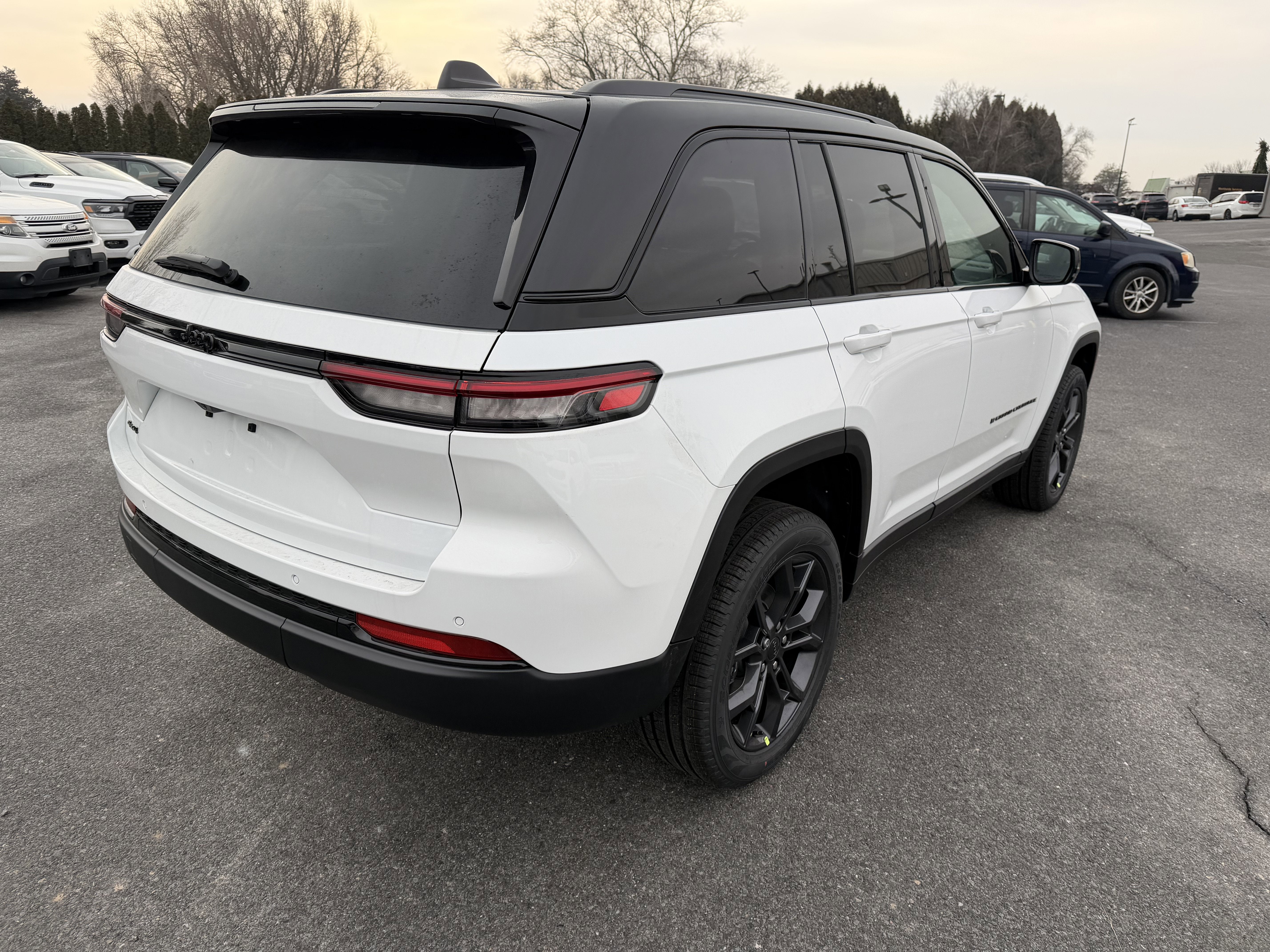 2025 Jeep Grand Cherokee GRAND CHEROKEE LIMITED 4X4