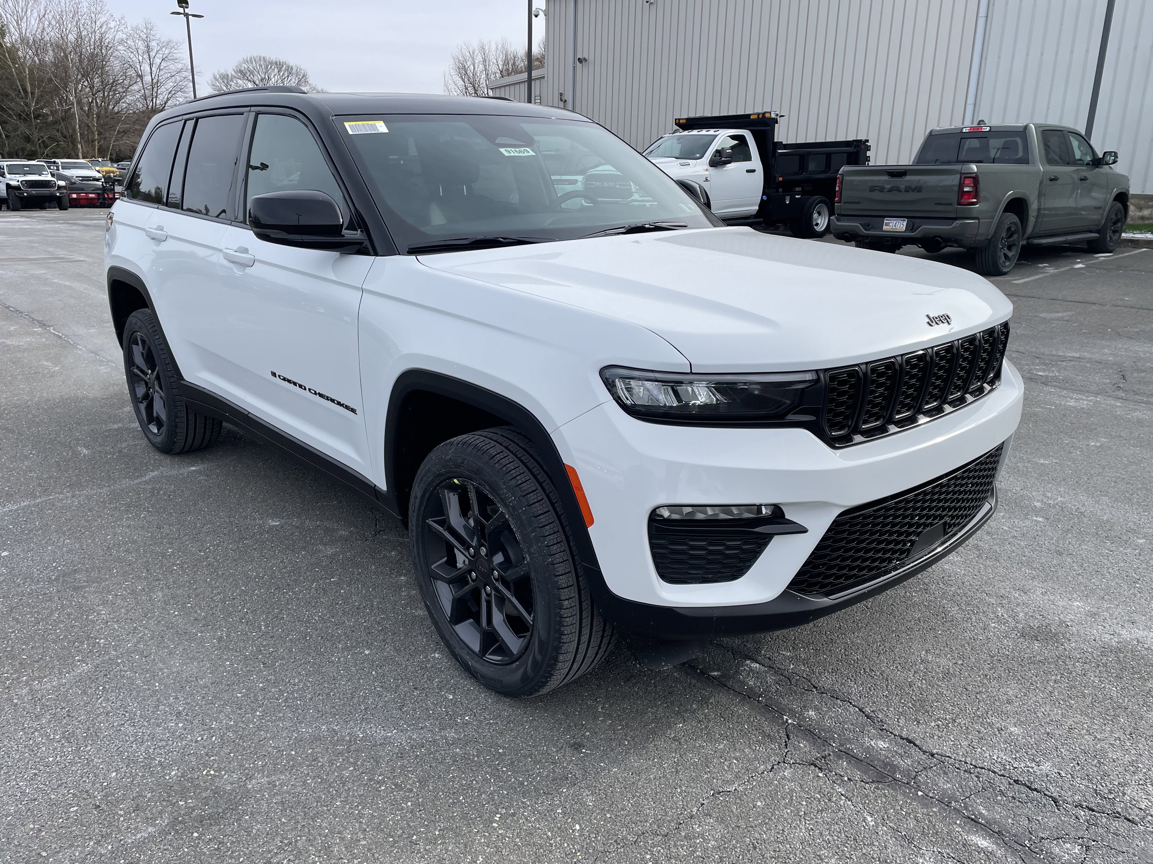 2025 Jeep Grand Cherokee GRAND CHEROKEE LIMITED 4X4