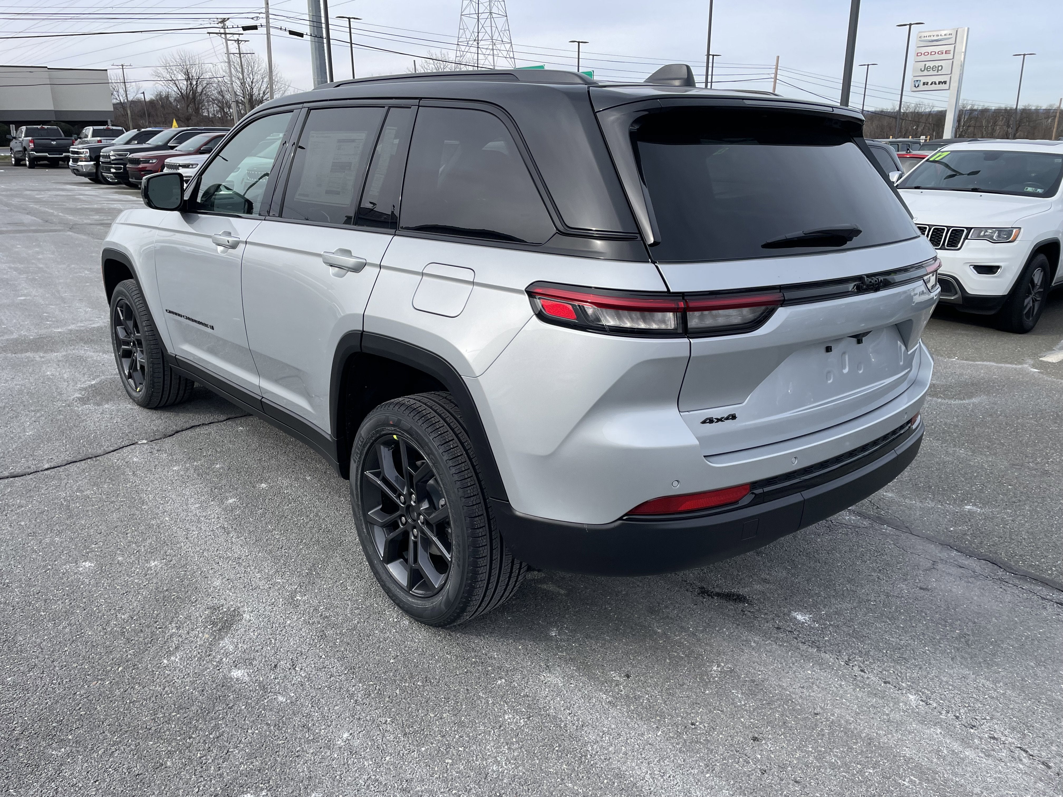 2025 Jeep Grand Cherokee GRAND CHEROKEE LIMITED 4X4