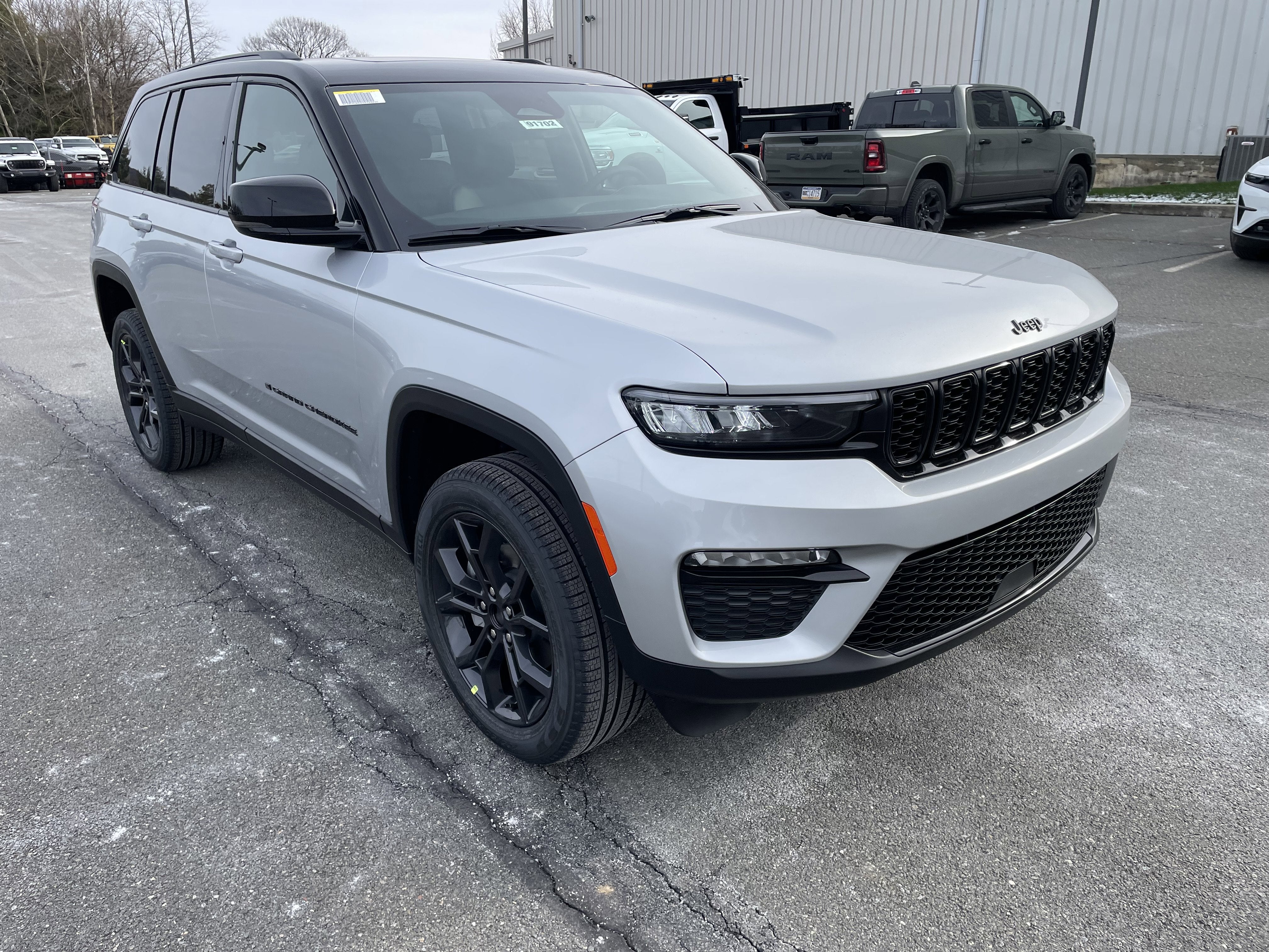 2025 Jeep Grand Cherokee GRAND CHEROKEE LIMITED 4X4