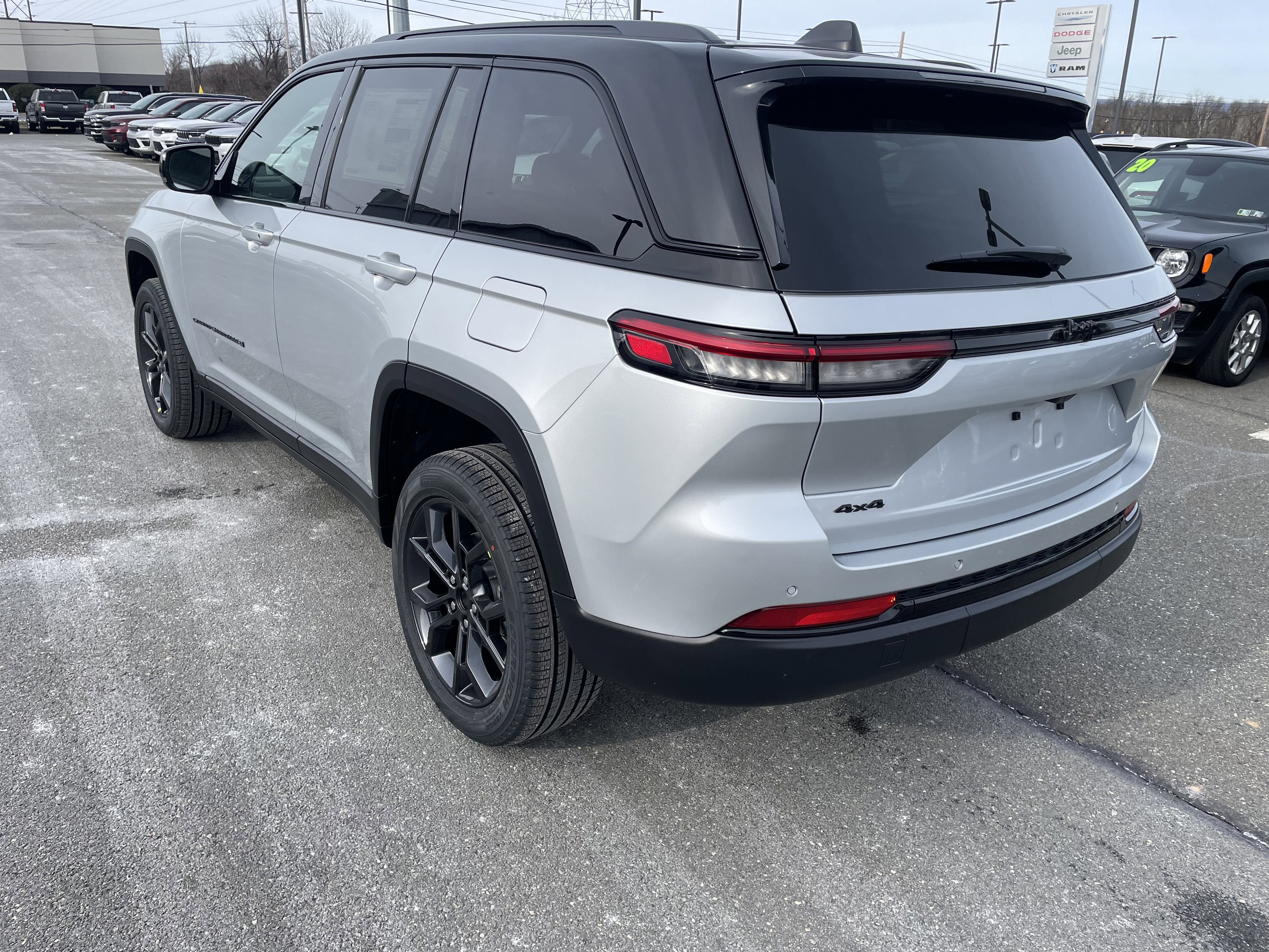 2025 Jeep Grand Cherokee GRAND CHEROKEE LIMITED 4X4