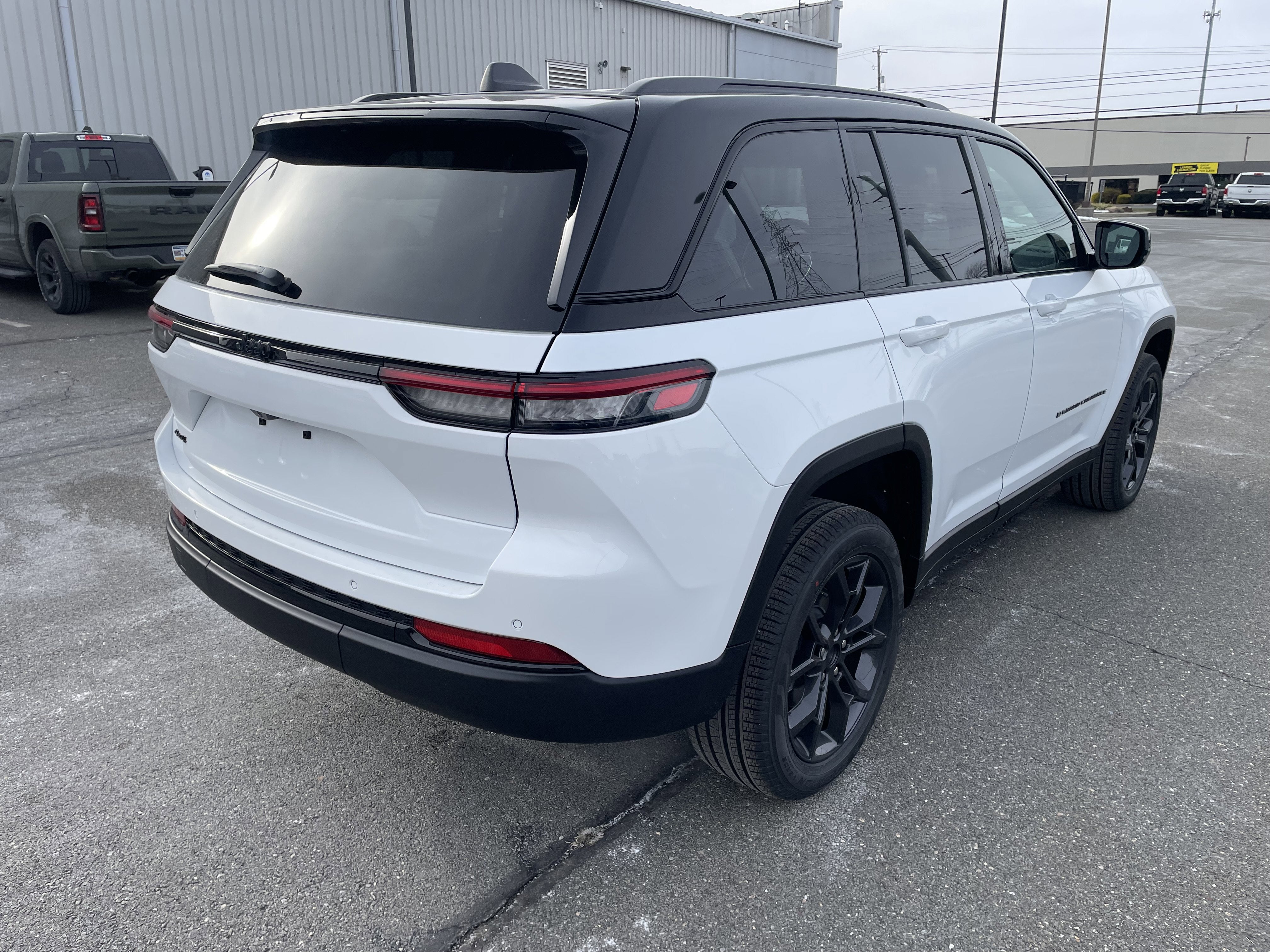 2025 Jeep Grand Cherokee GRAND CHEROKEE LIMITED 4X4