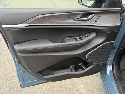 2027 Jeep Grand Cherokee GRAND CHEROKEE LIMITED RESERVE 4X4