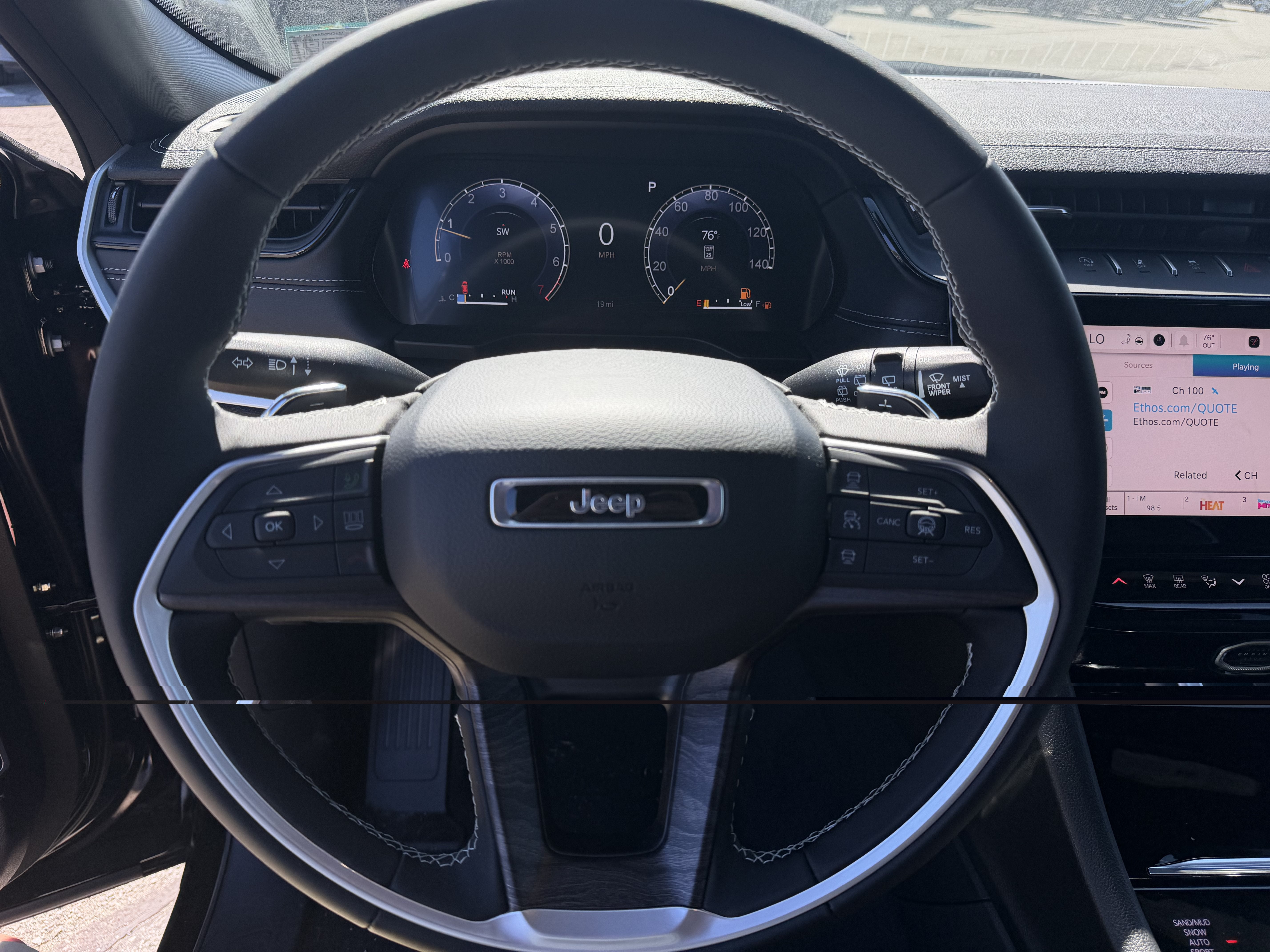 2027 Jeep Grand Cherokee GRAND CHEROKEE LIMITED RESERVE 4X4