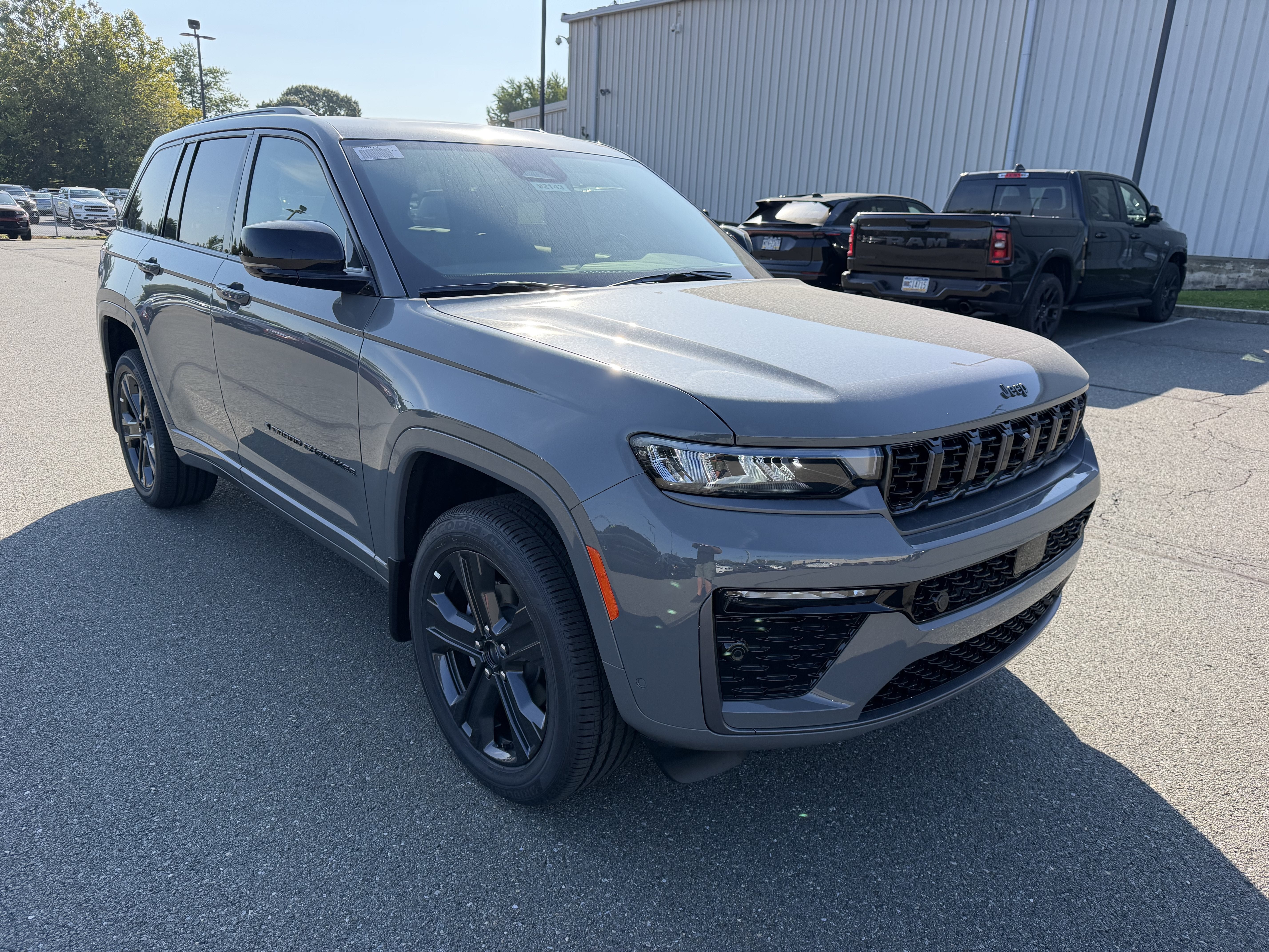 2027 Jeep Grand Cherokee GRAND CHEROKEE LIMITED RESERVE 4X4