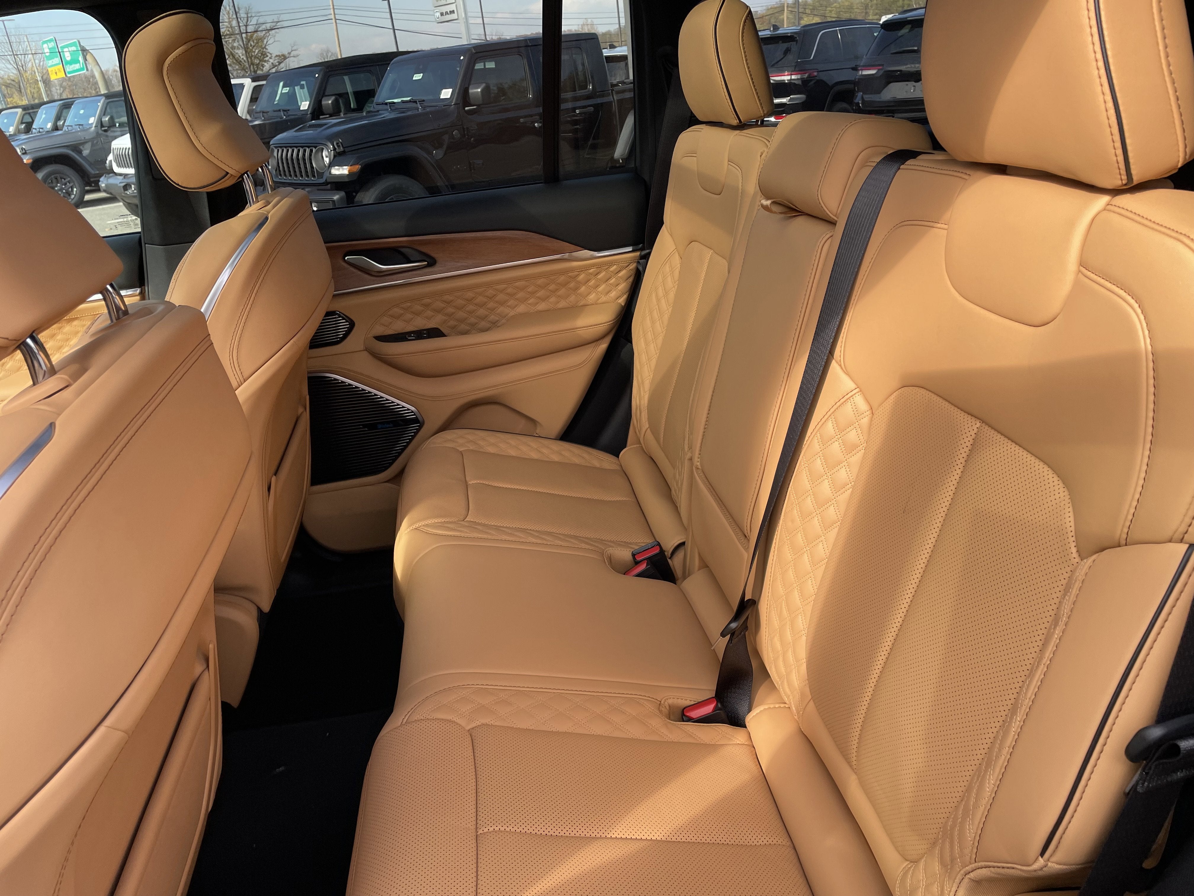 2025 Jeep Grand Cherokee GRAND CHEROKEE SUMMIT RESERVE 4X4