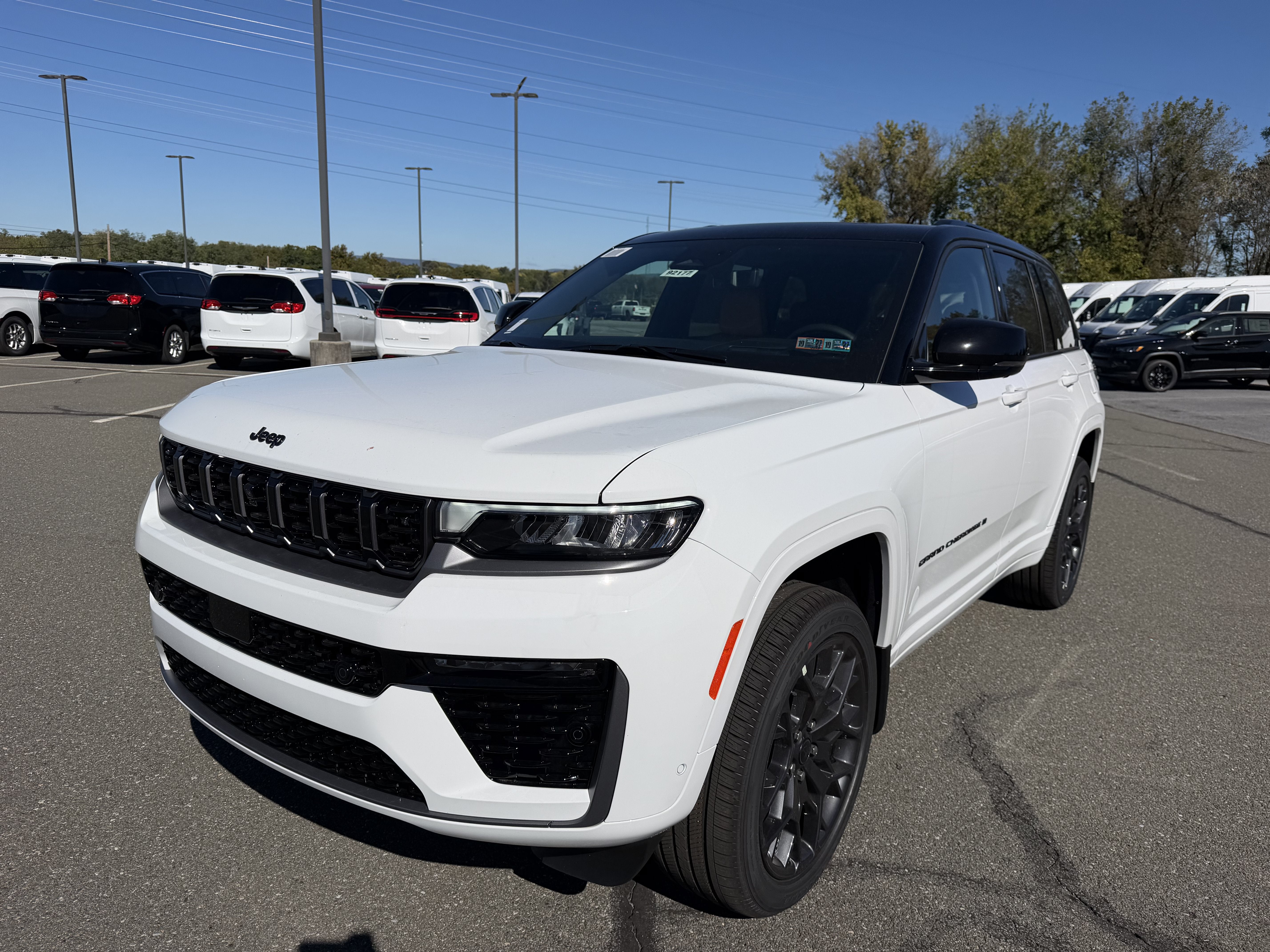 2027 Jeep Grand Cherokee GRAND CHEROKEE SUMMIT 4X4