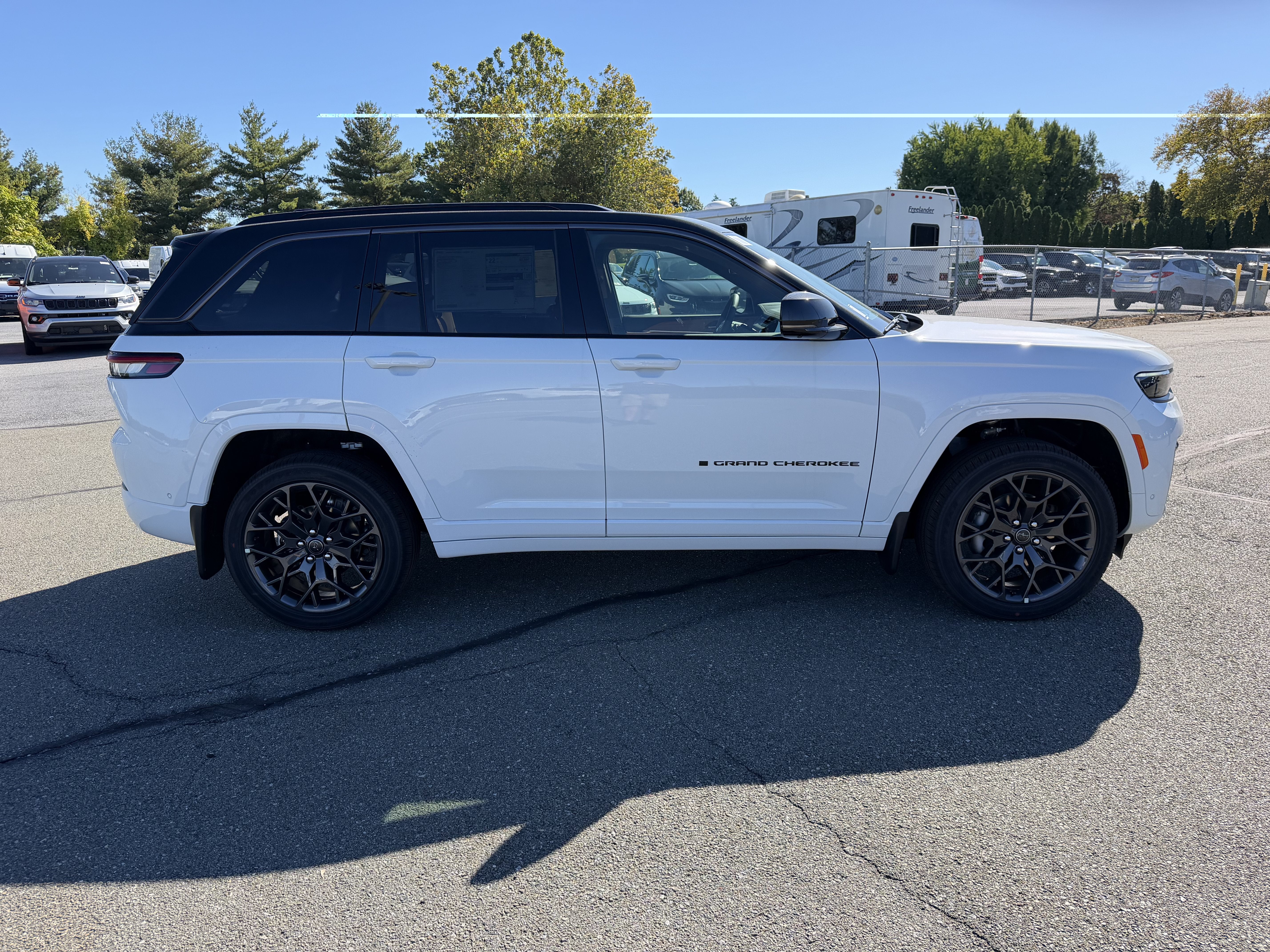 2027 Jeep Grand Cherokee GRAND CHEROKEE SUMMIT 4X4