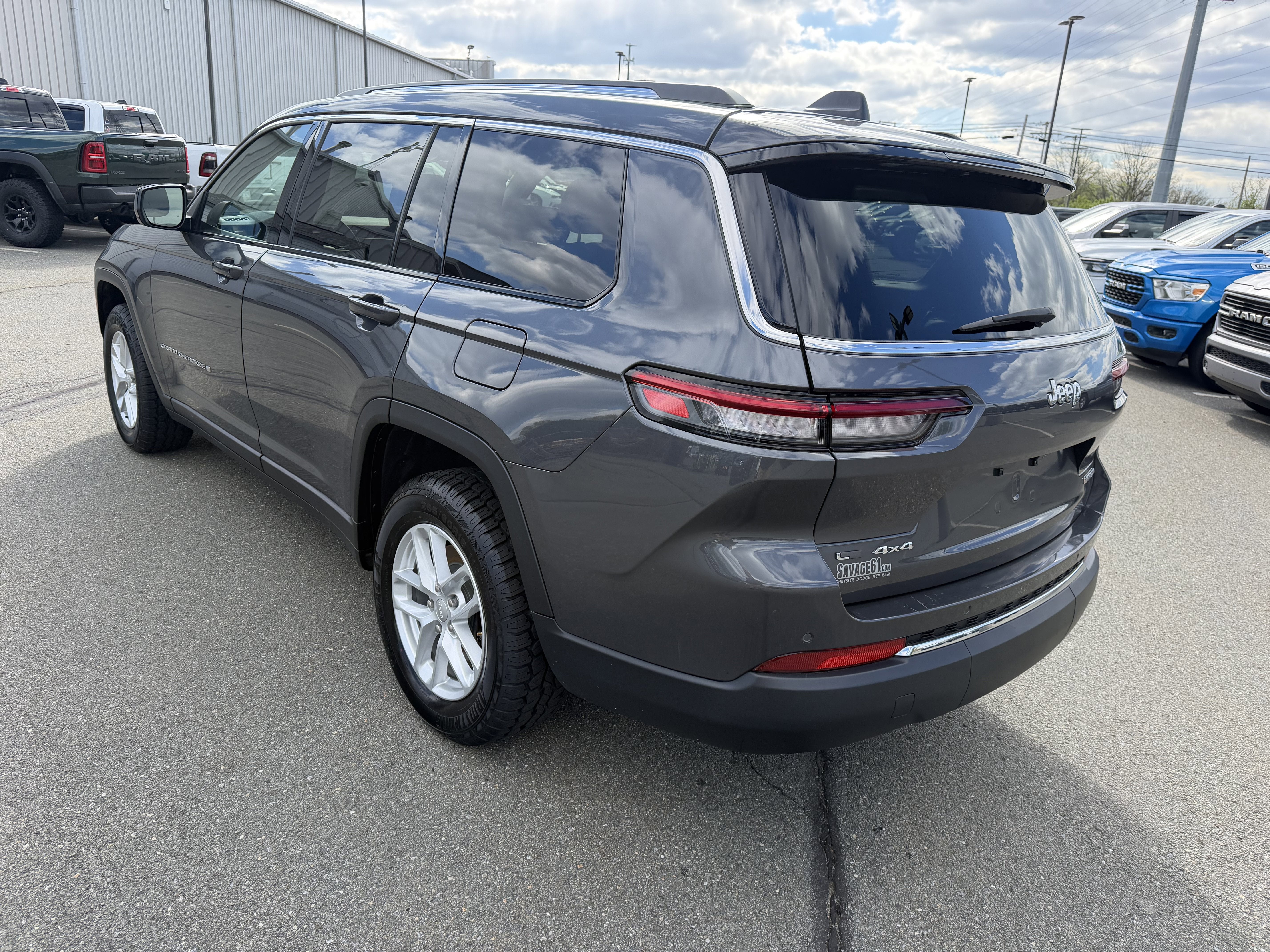 2021 Jeep Grand Cherokee L Laredo 4x4