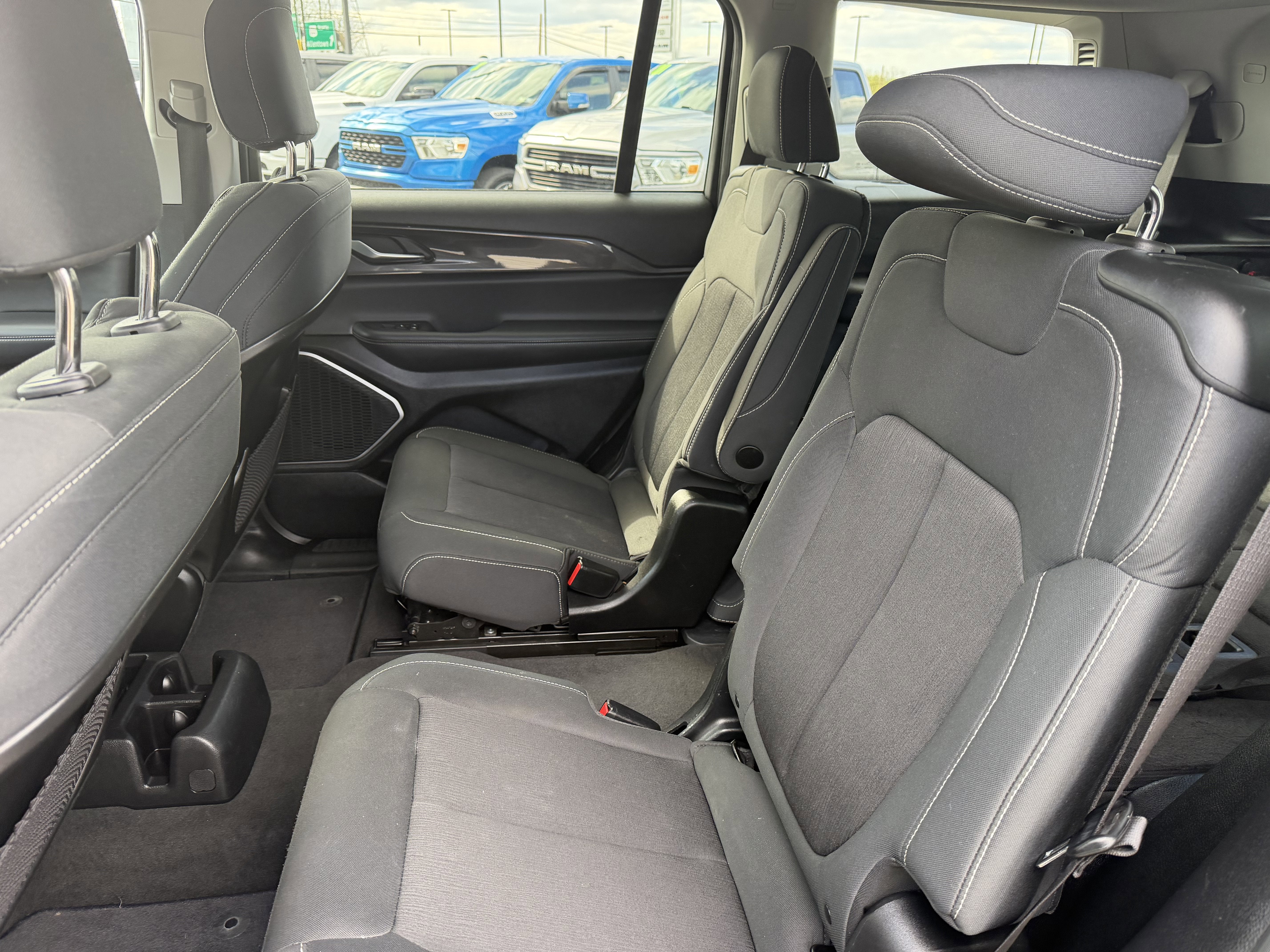 2021 Jeep Grand Cherokee L Laredo 4x4