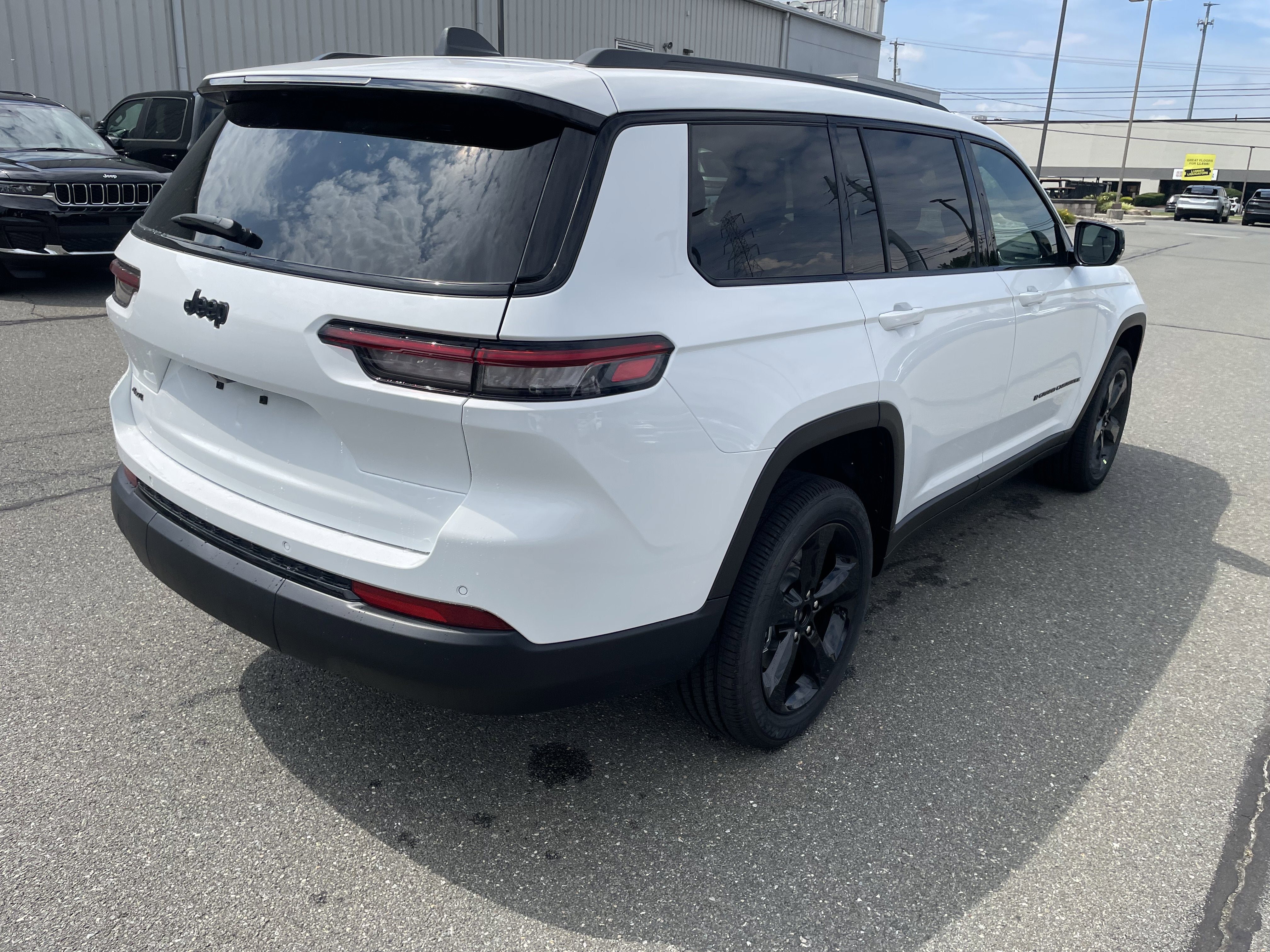 2025 Jeep Grand Cherokee GRAND CHEROKEE L ALTITUDE X 4X4