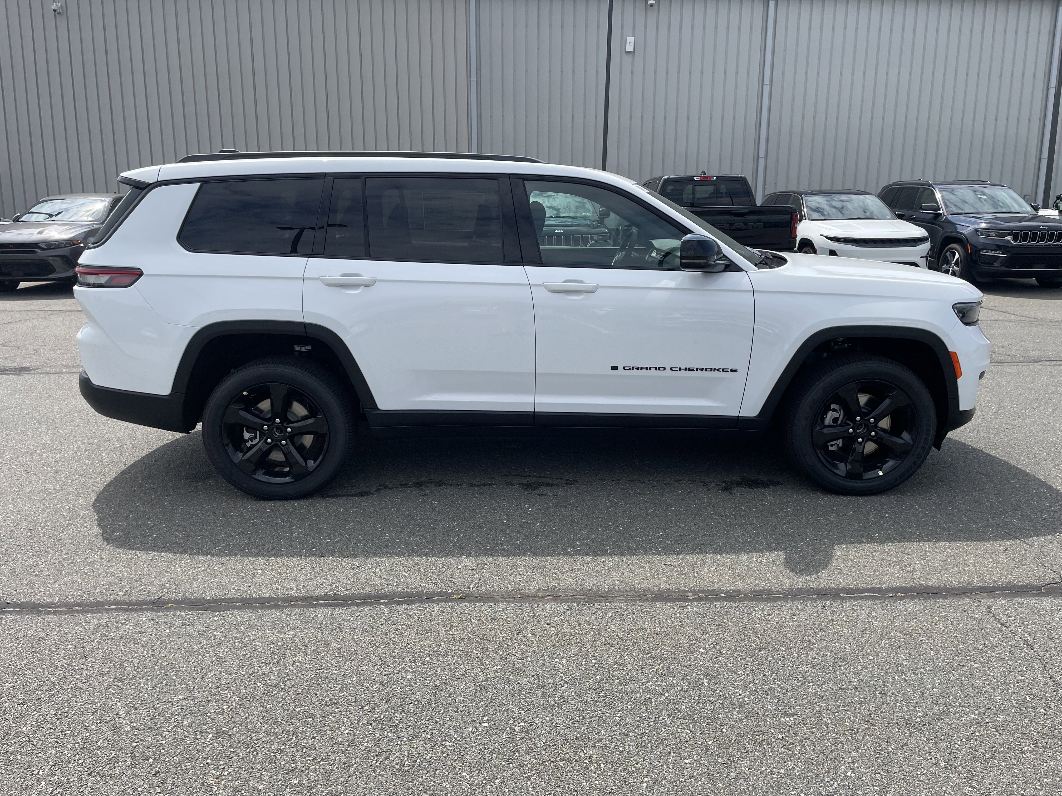 2025 Jeep Grand Cherokee GRAND CHEROKEE L ALTITUDE X 4X4