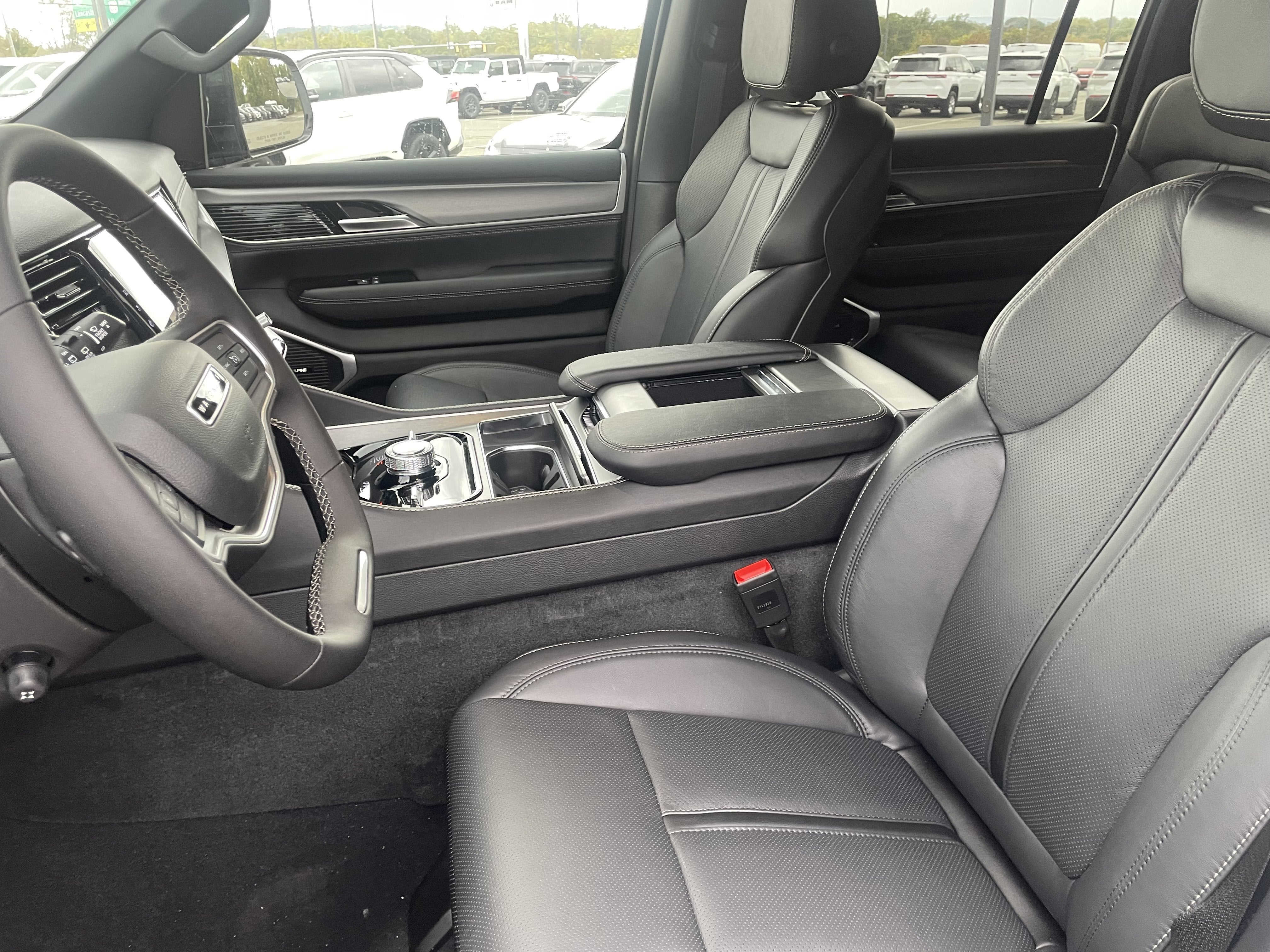 2025 Jeep Wagoneer WAGONEER L LIMITED 4X4