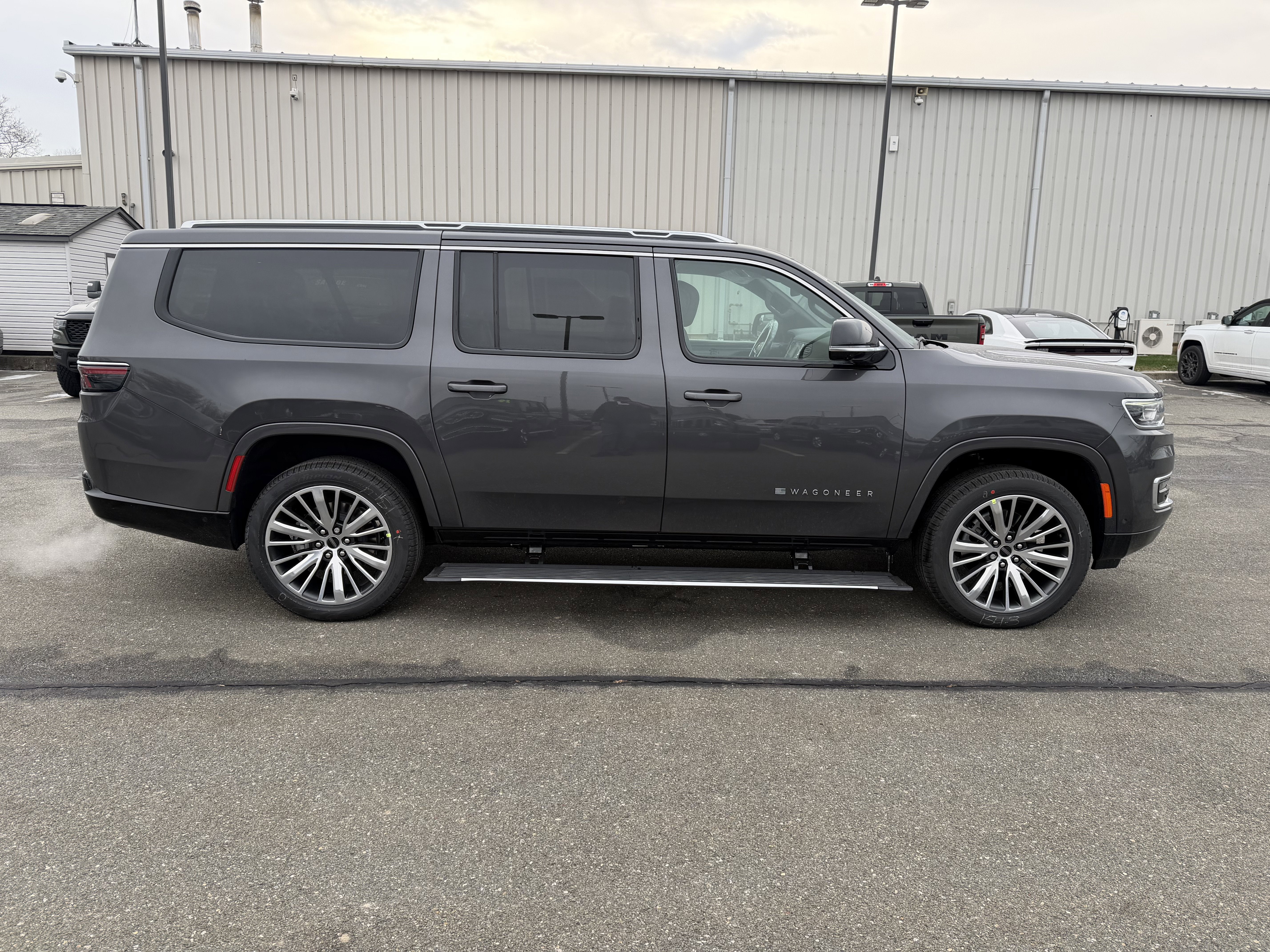 2025 Jeep Wagoneer WAGONEER L LIMITED 4X4
