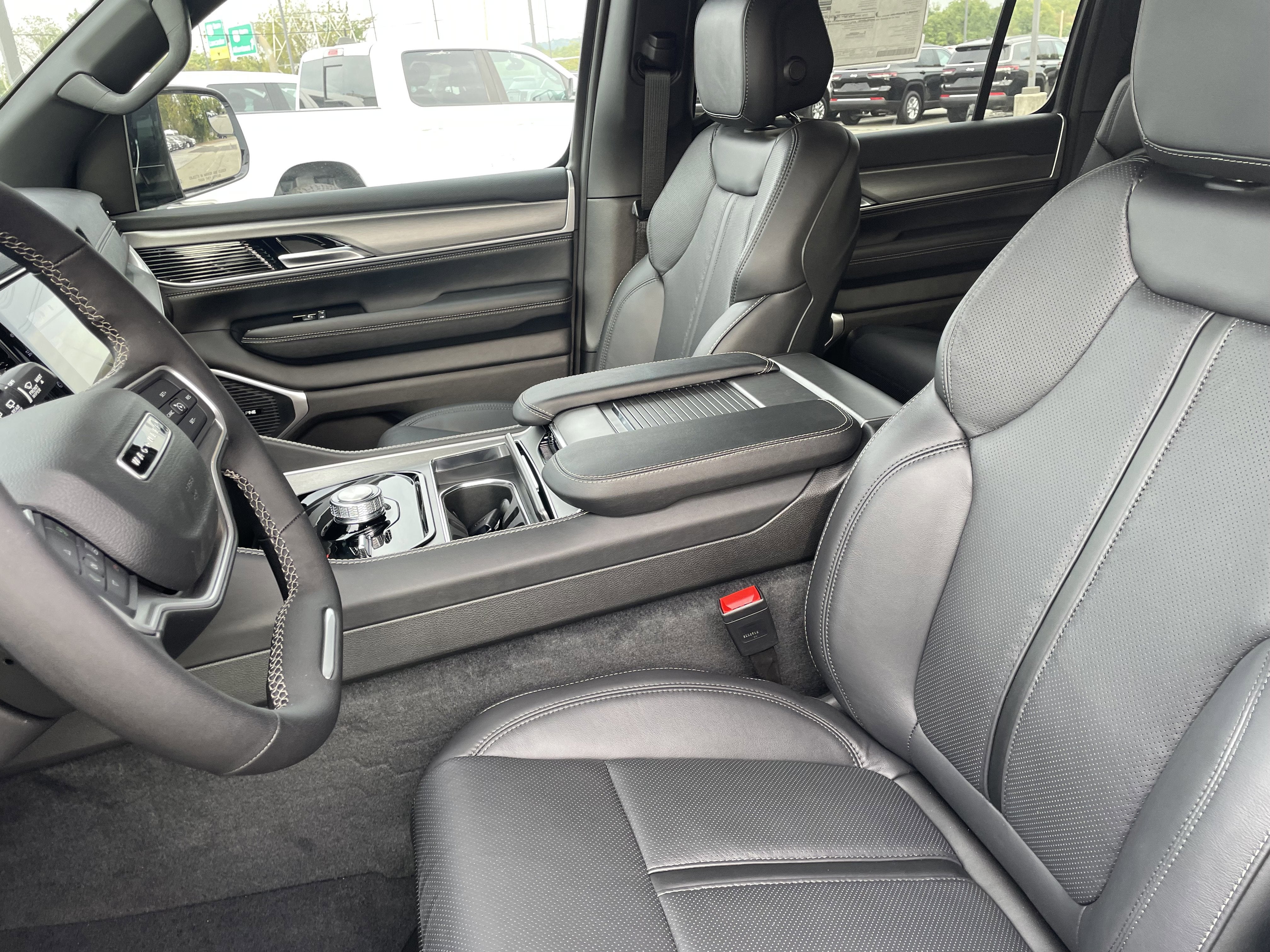 2025 Jeep Wagoneer WAGONEER CARBIDE 4X4