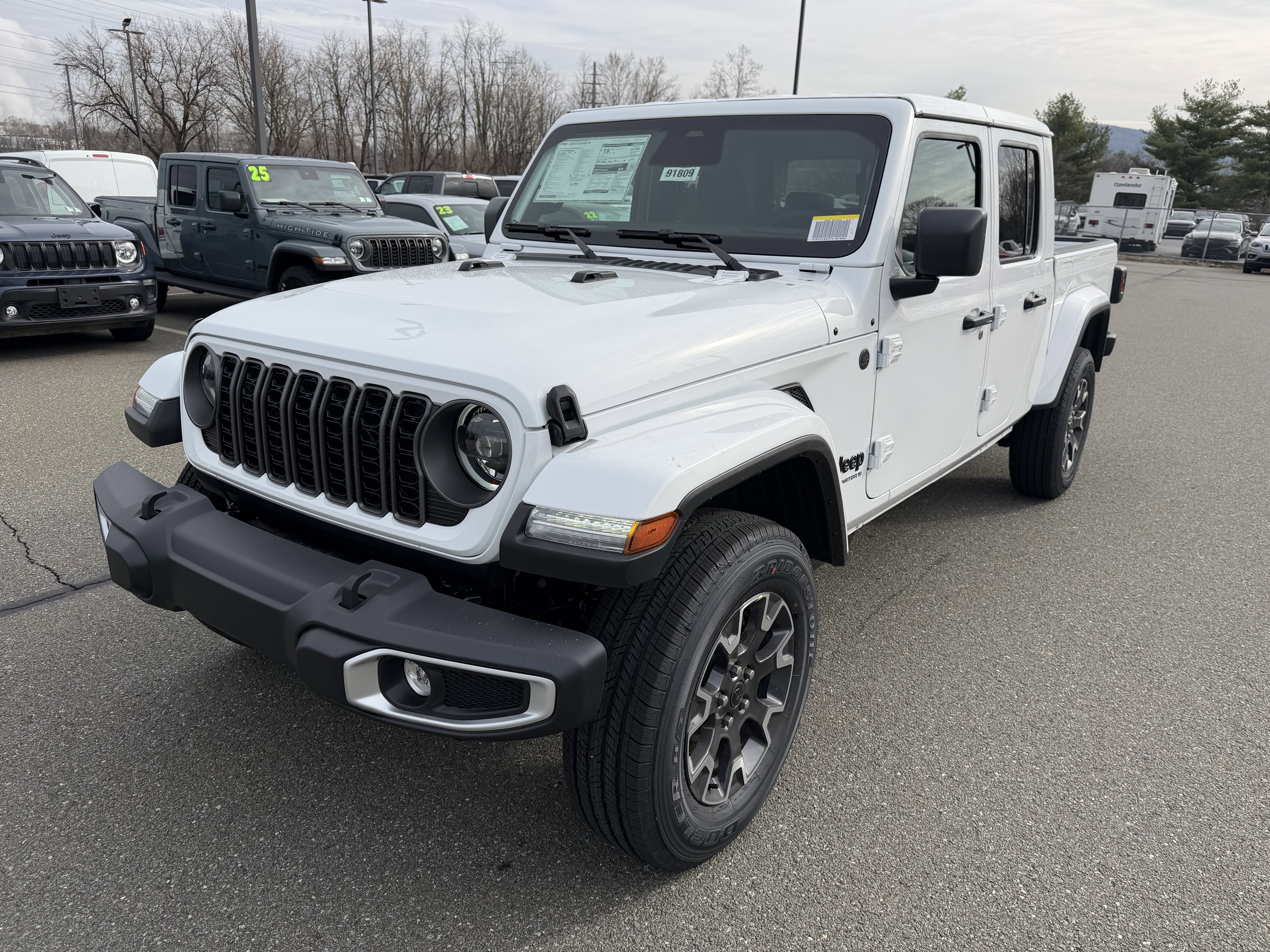 2026 Jeep Gladiator GLADIATOR SAHARA 4X4
