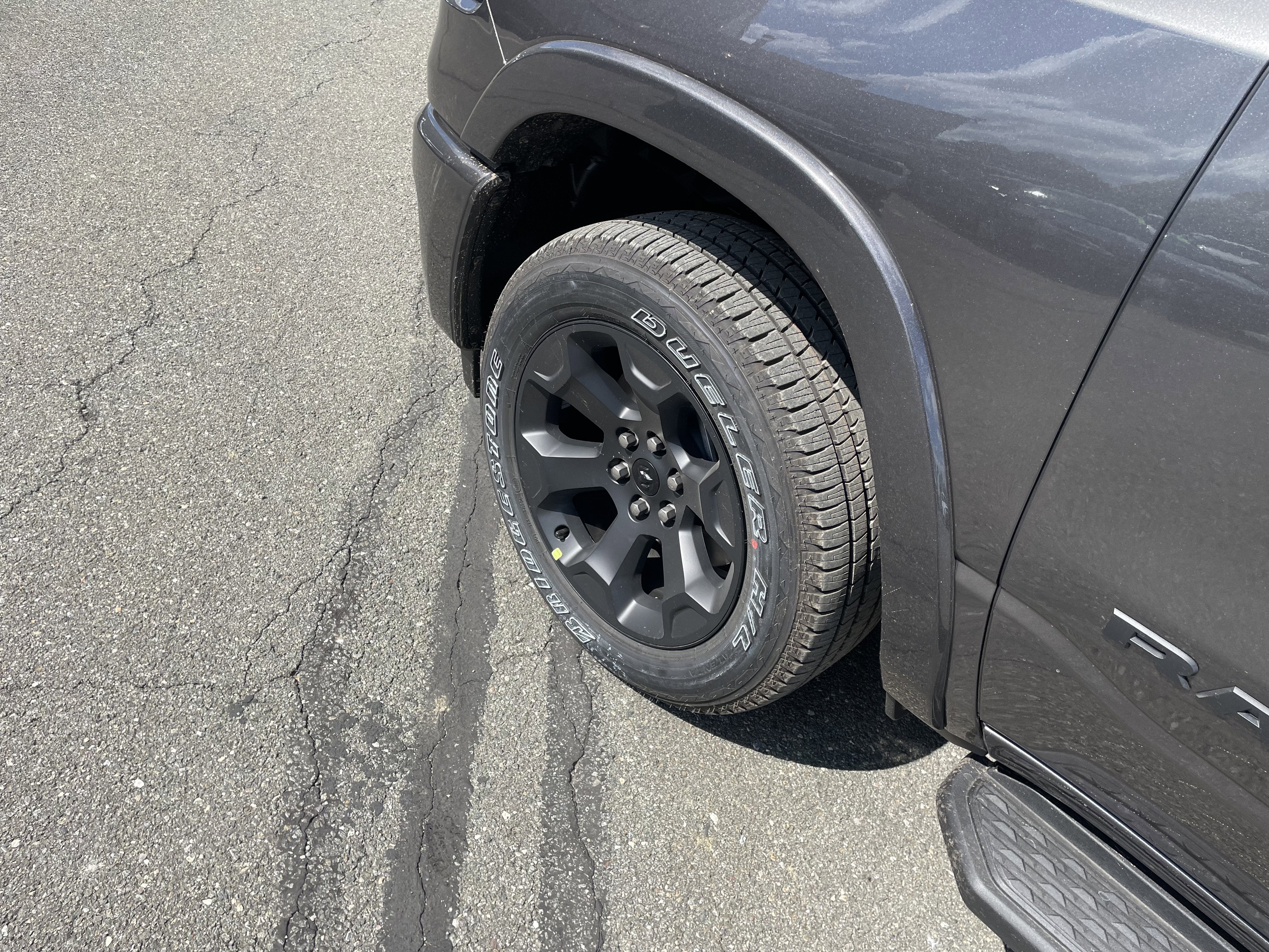 2025 RAM Ram 1500 RAM 1500 BIG HORN CREW CAB 4X4 5'7' BOX