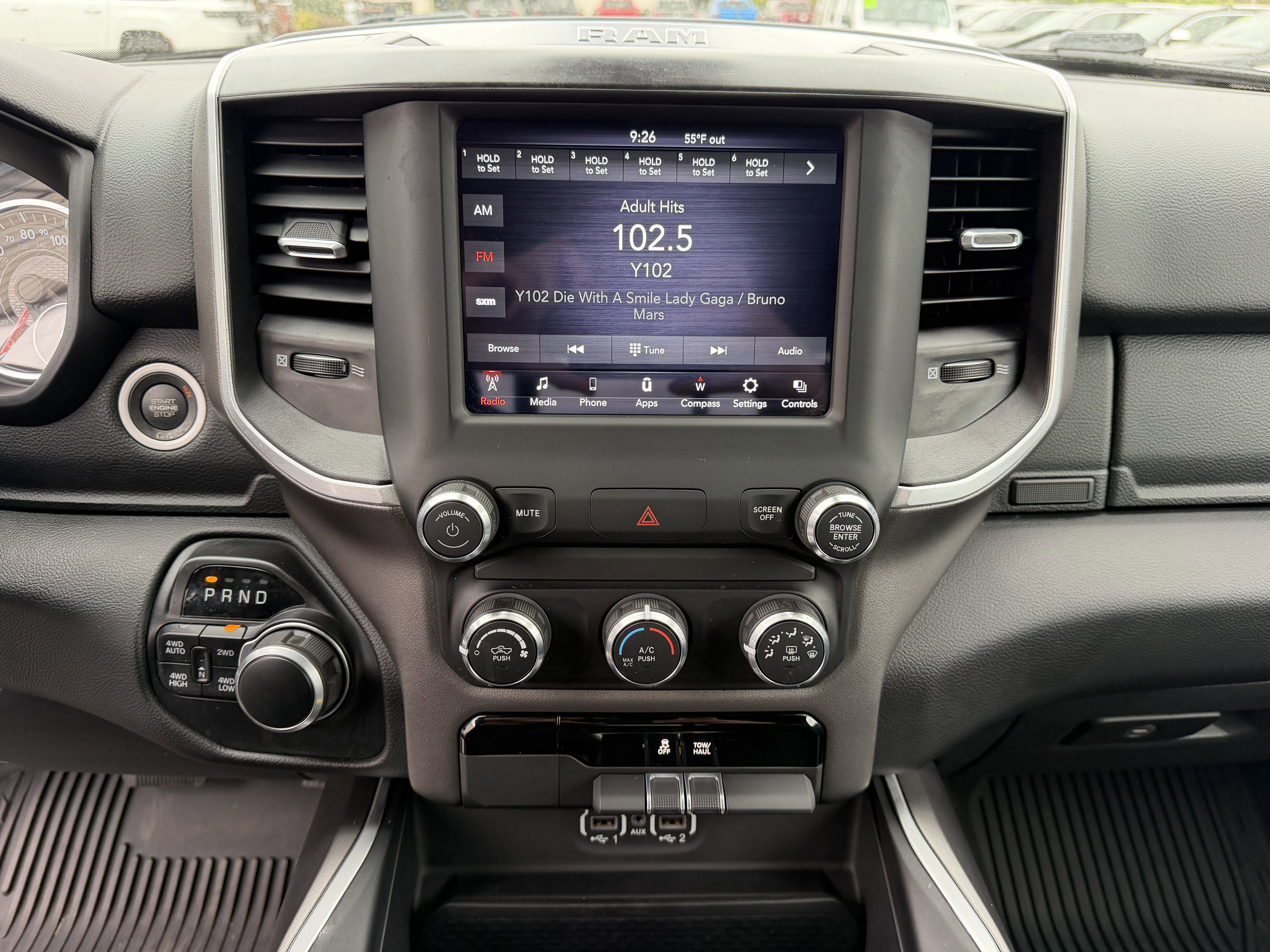 2021 RAM 1500 Big Horn Quad Cab 4x4 6'4' Box