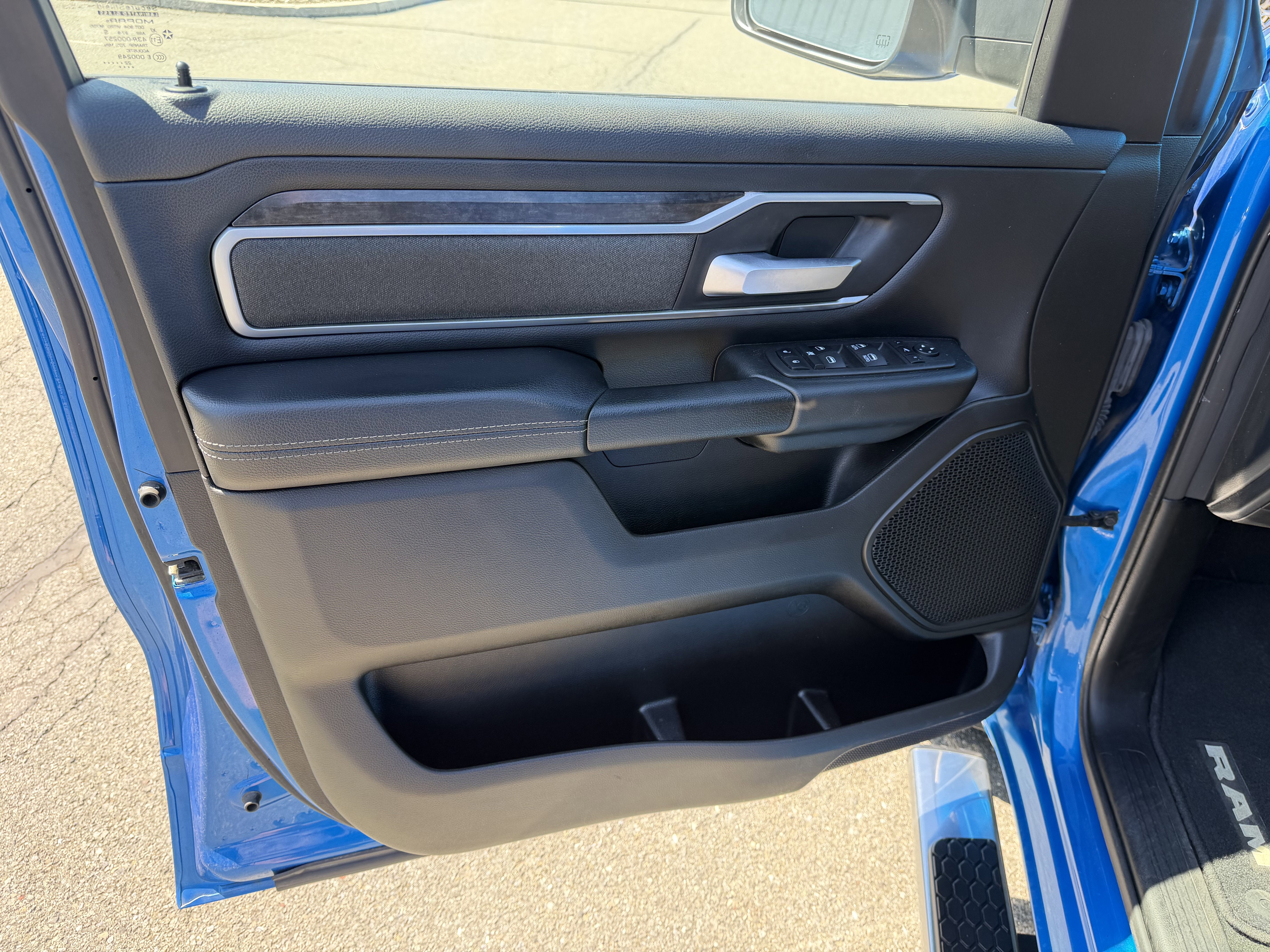 2022 RAM 1500 Big Horn Crew Cab 4x4 5'7' Box