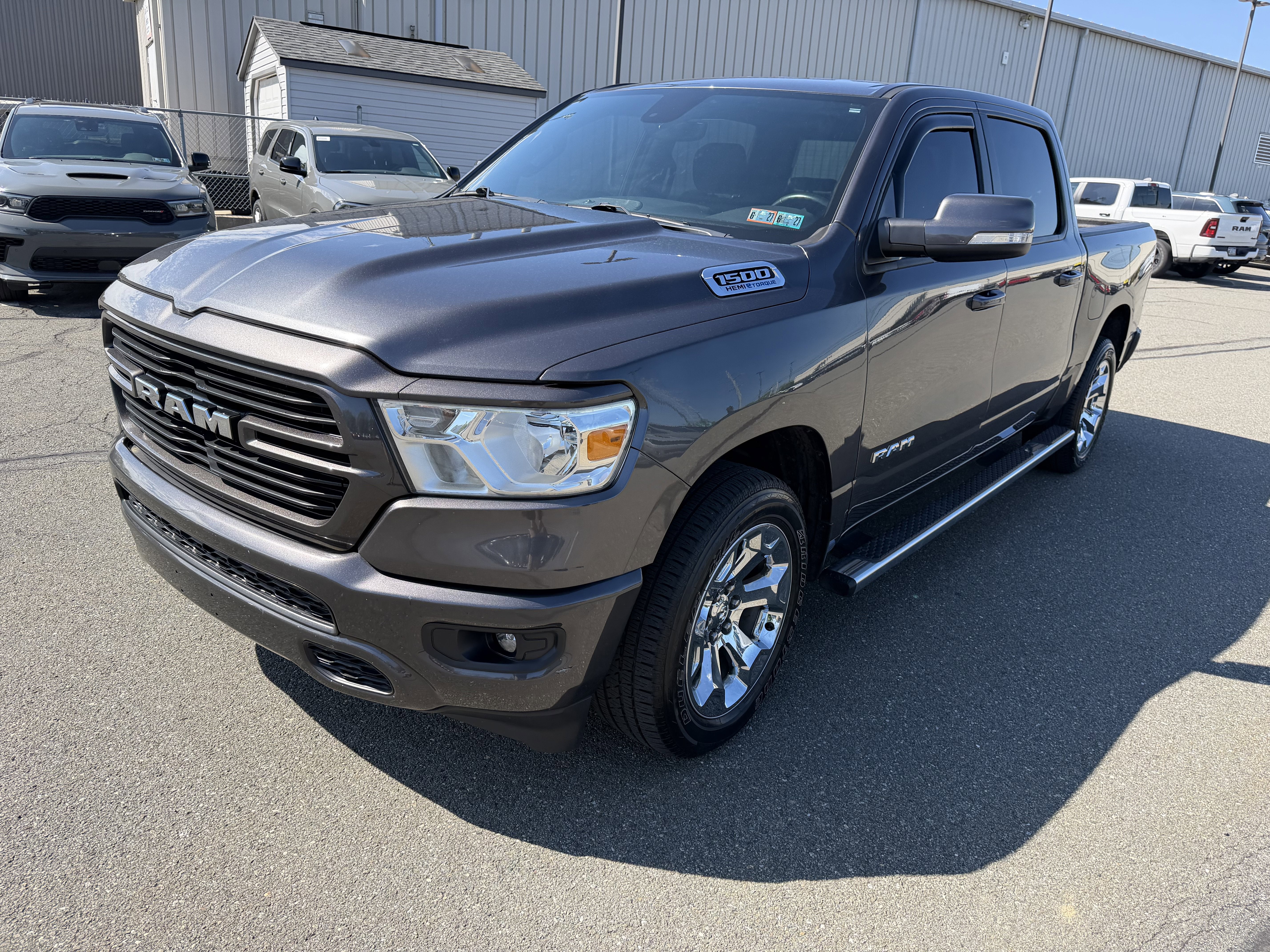 2021 RAM 1500 Big Horn/Lone Star 4x4 Crew Cab 5'7's photo