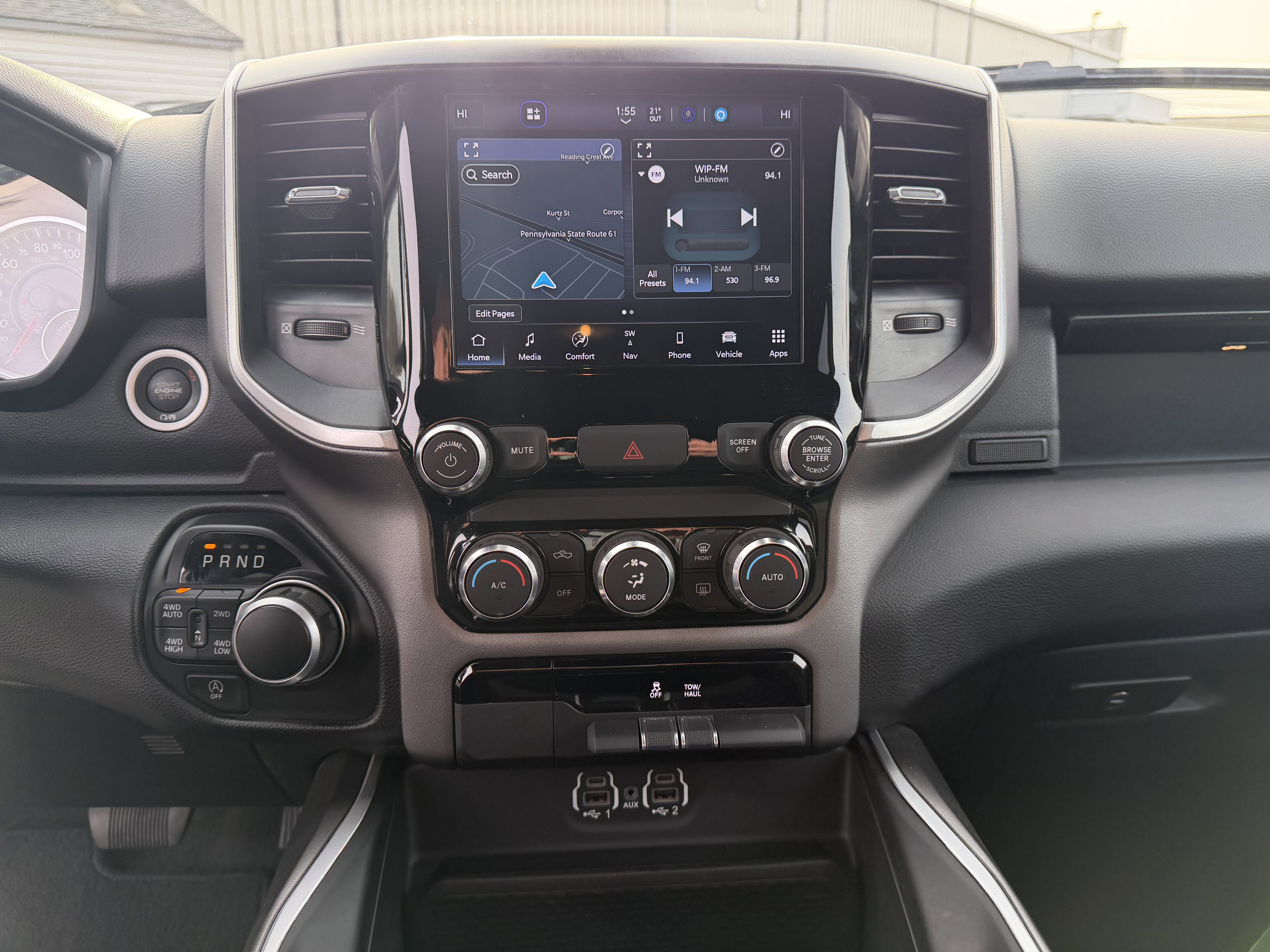 2022 RAM 1500 Big Horn Crew Cab 4x4 5'7' Box