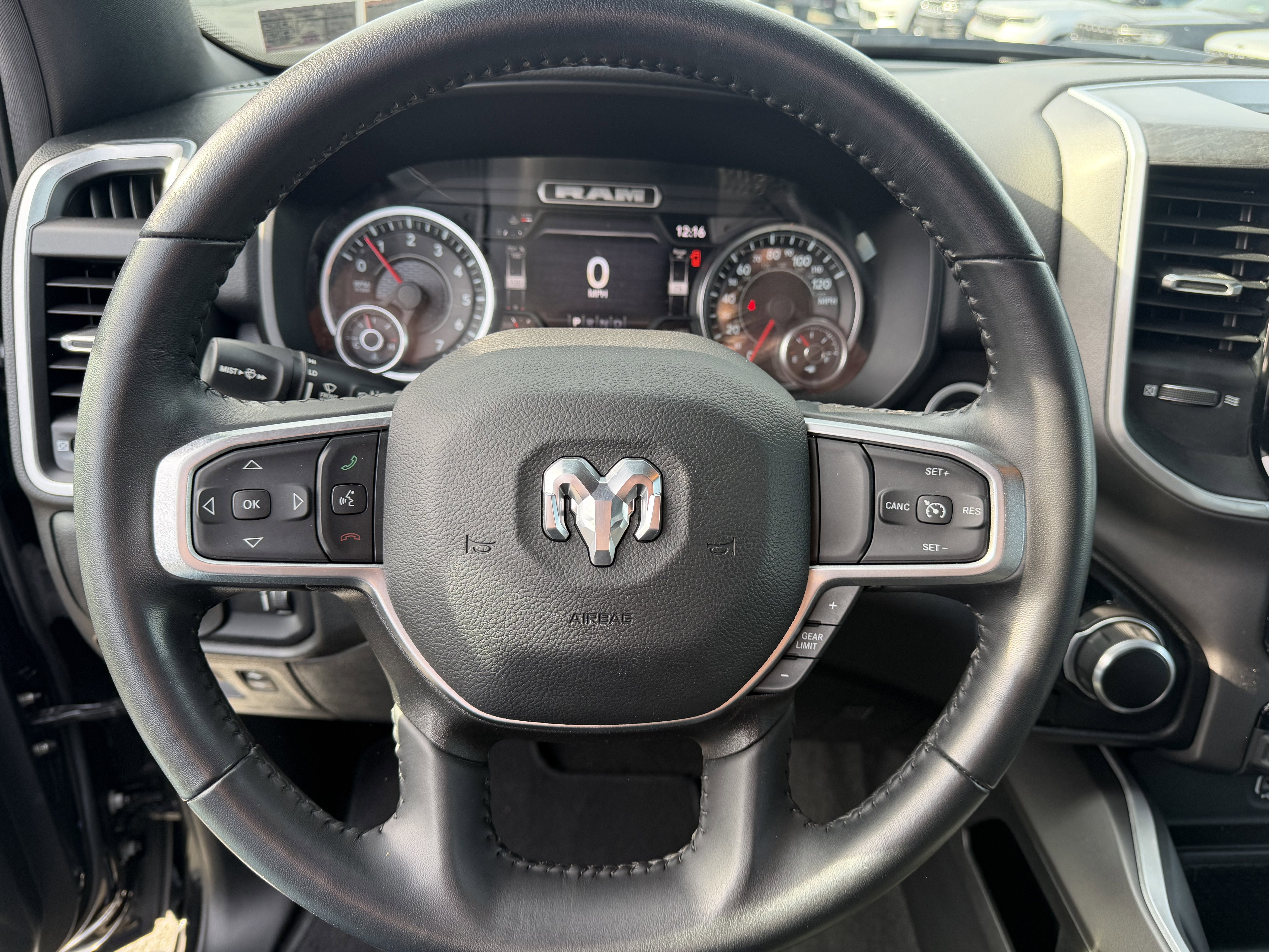 2022 RAM 1500 Big Horn Crew Cab 4x4 5'7' Box