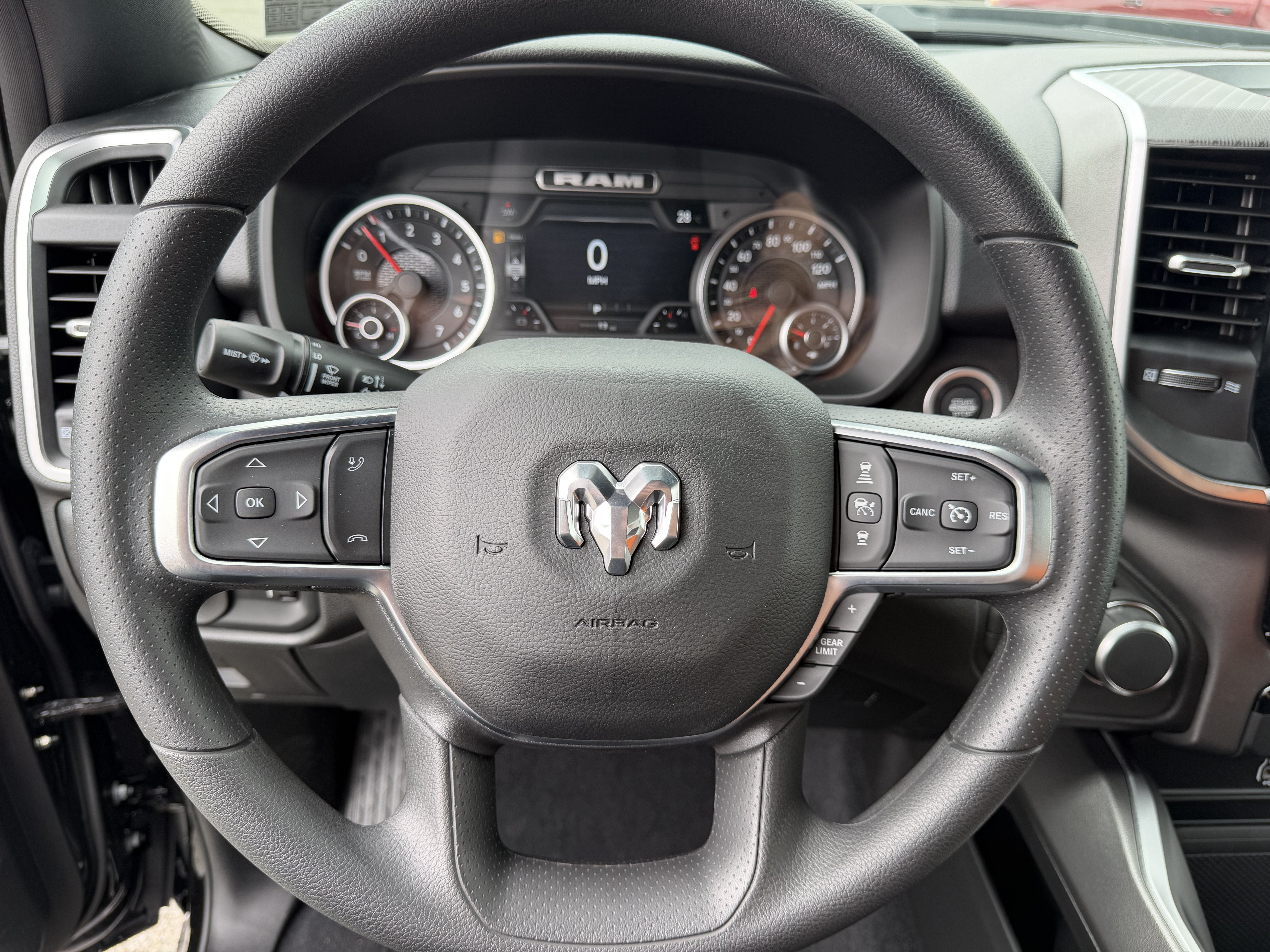 2026 RAM Ram 1500 RAM 1500 EXPRESS CREW CAB 4X4 5'7' BOX