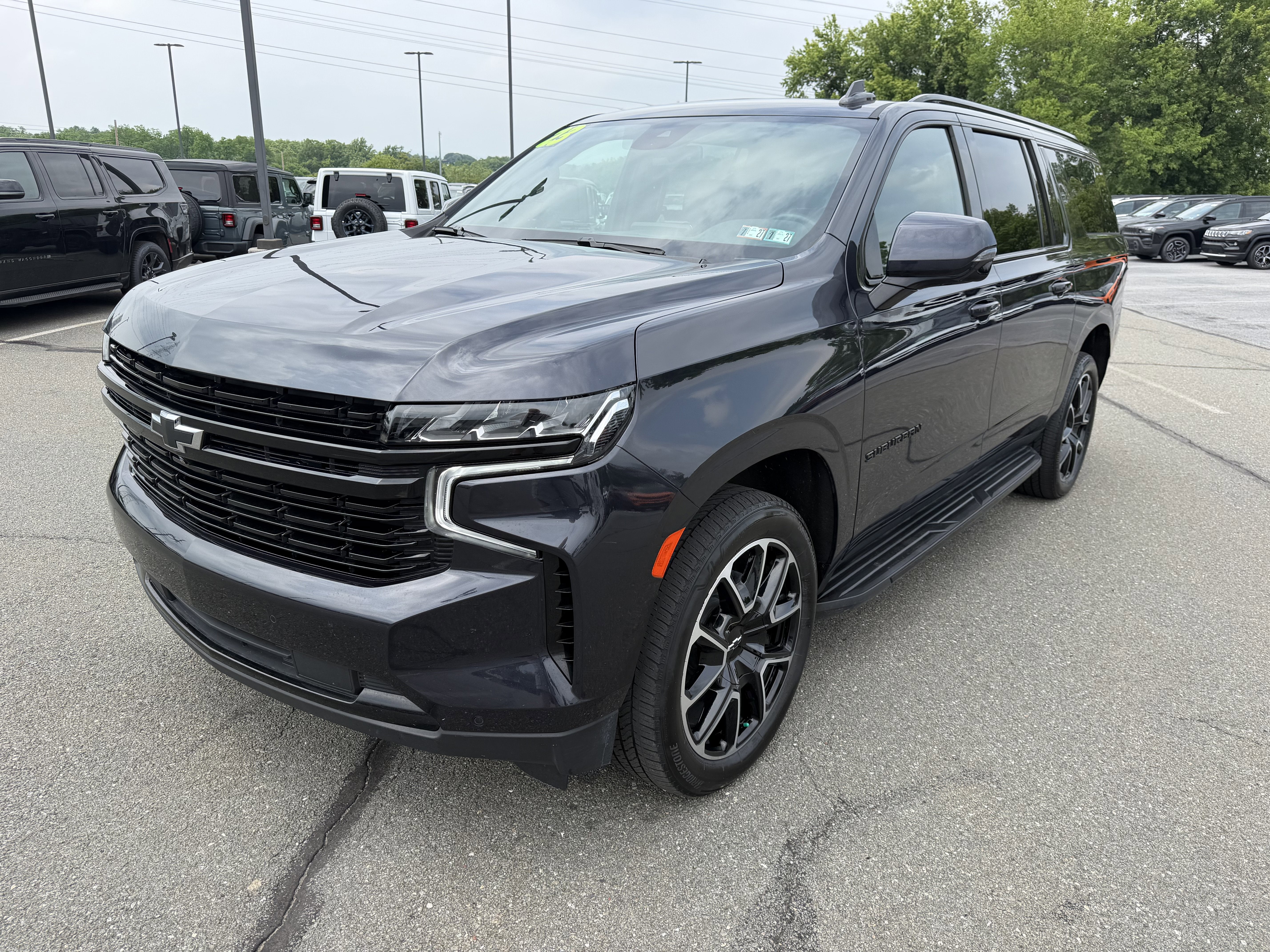 2023 Chevrolet Suburban 4WD RST