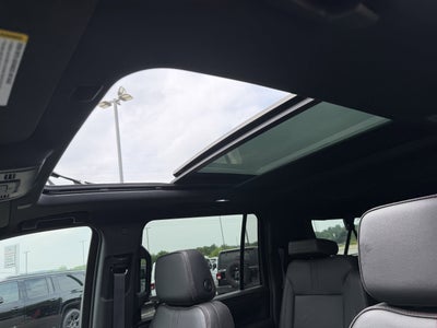 2023 Chevrolet Suburban 4WD RST