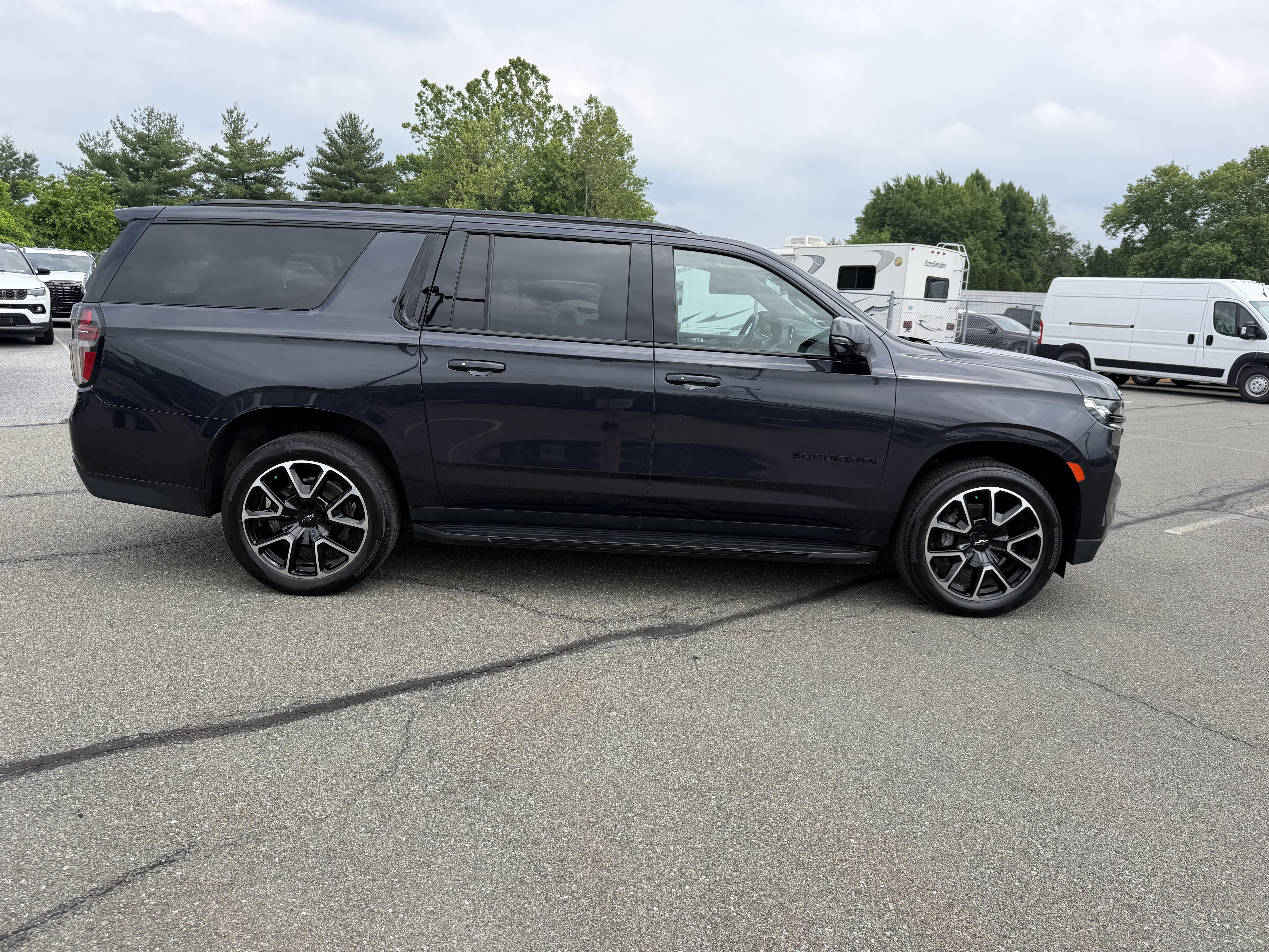 2023 Chevrolet Suburban 4WD RST
