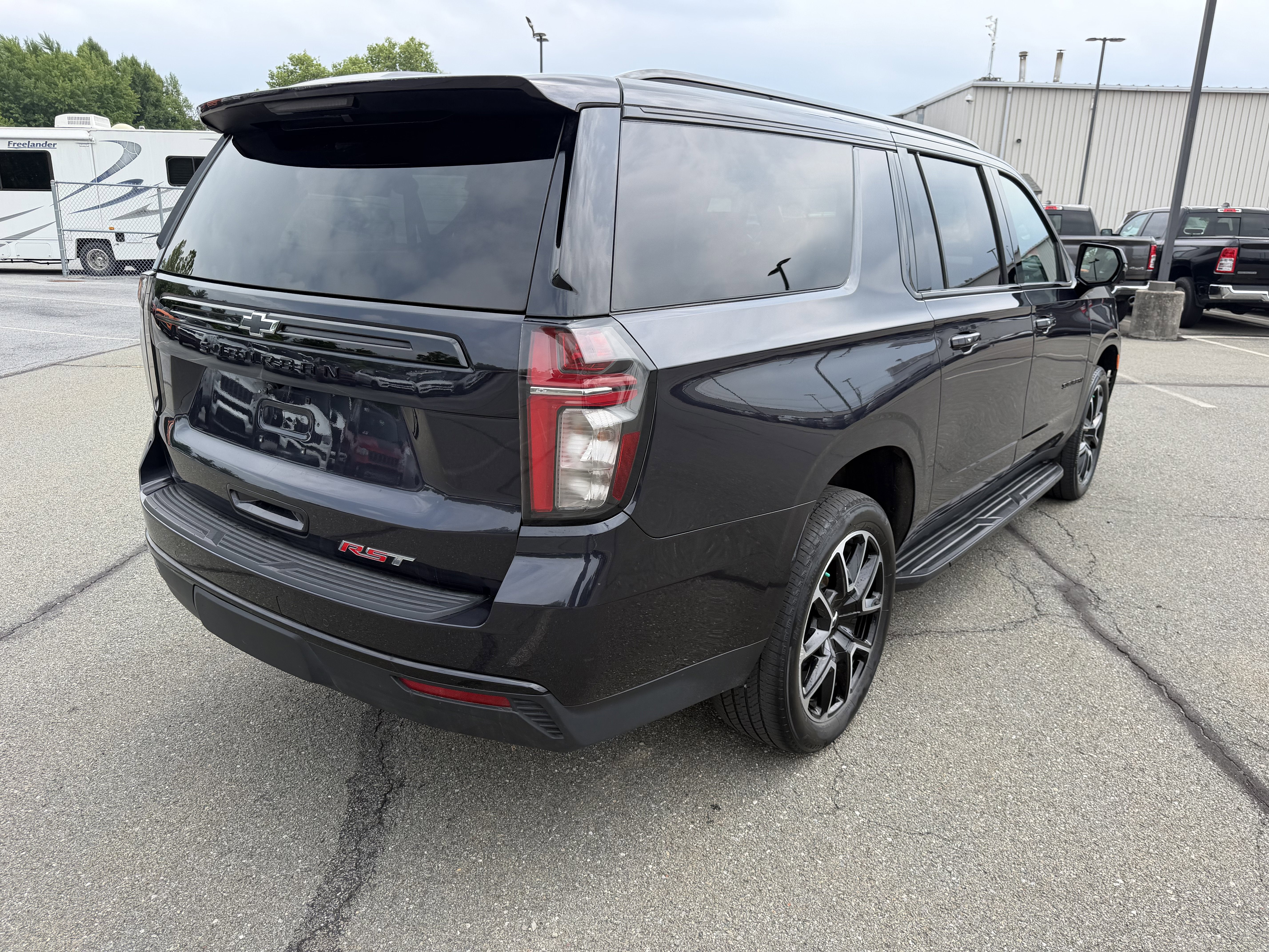 2023 Chevrolet Suburban 4WD RST