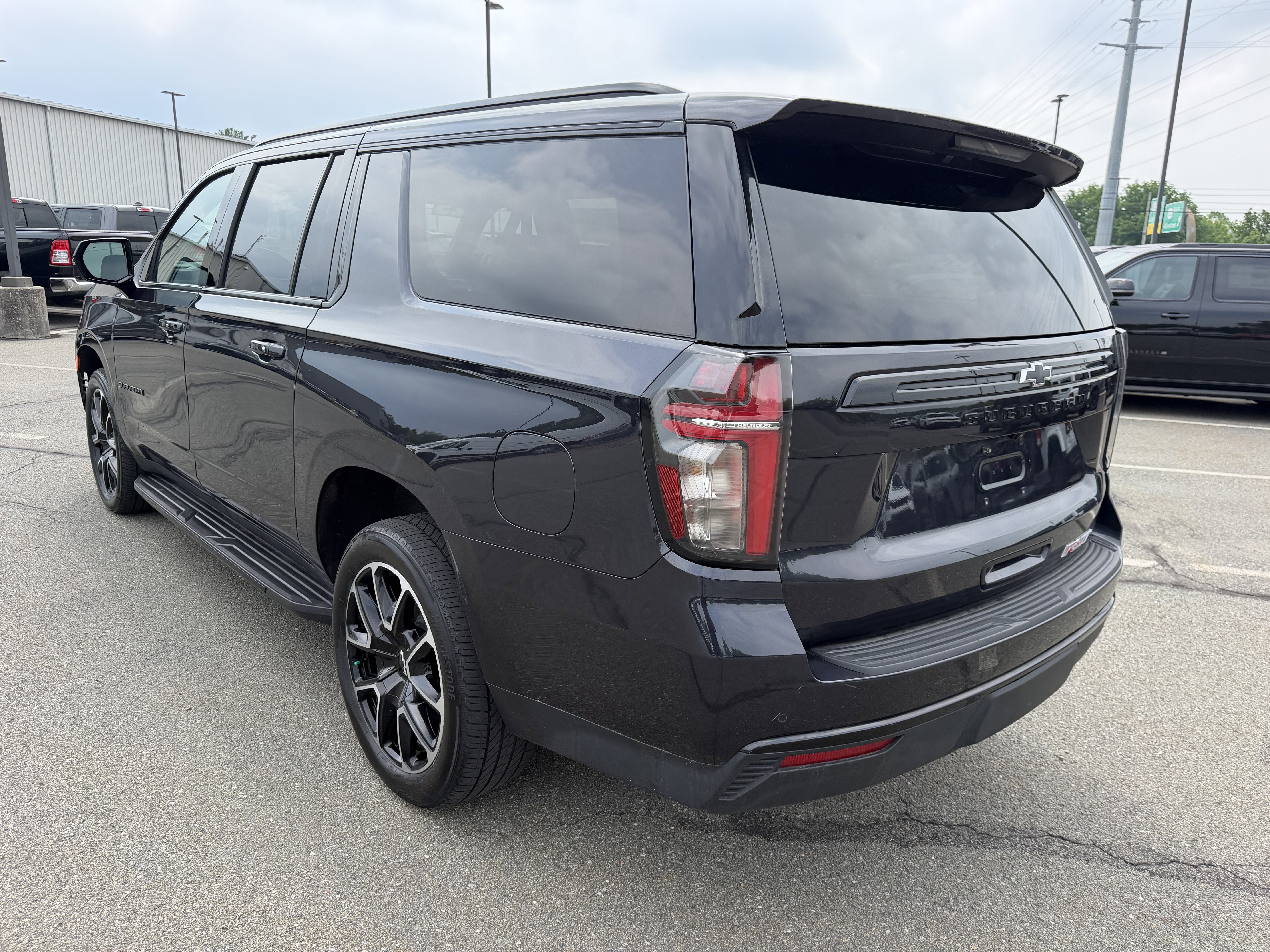 2023 Chevrolet Suburban 4WD RST