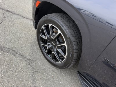 2023 Chevrolet Suburban 4WD RST