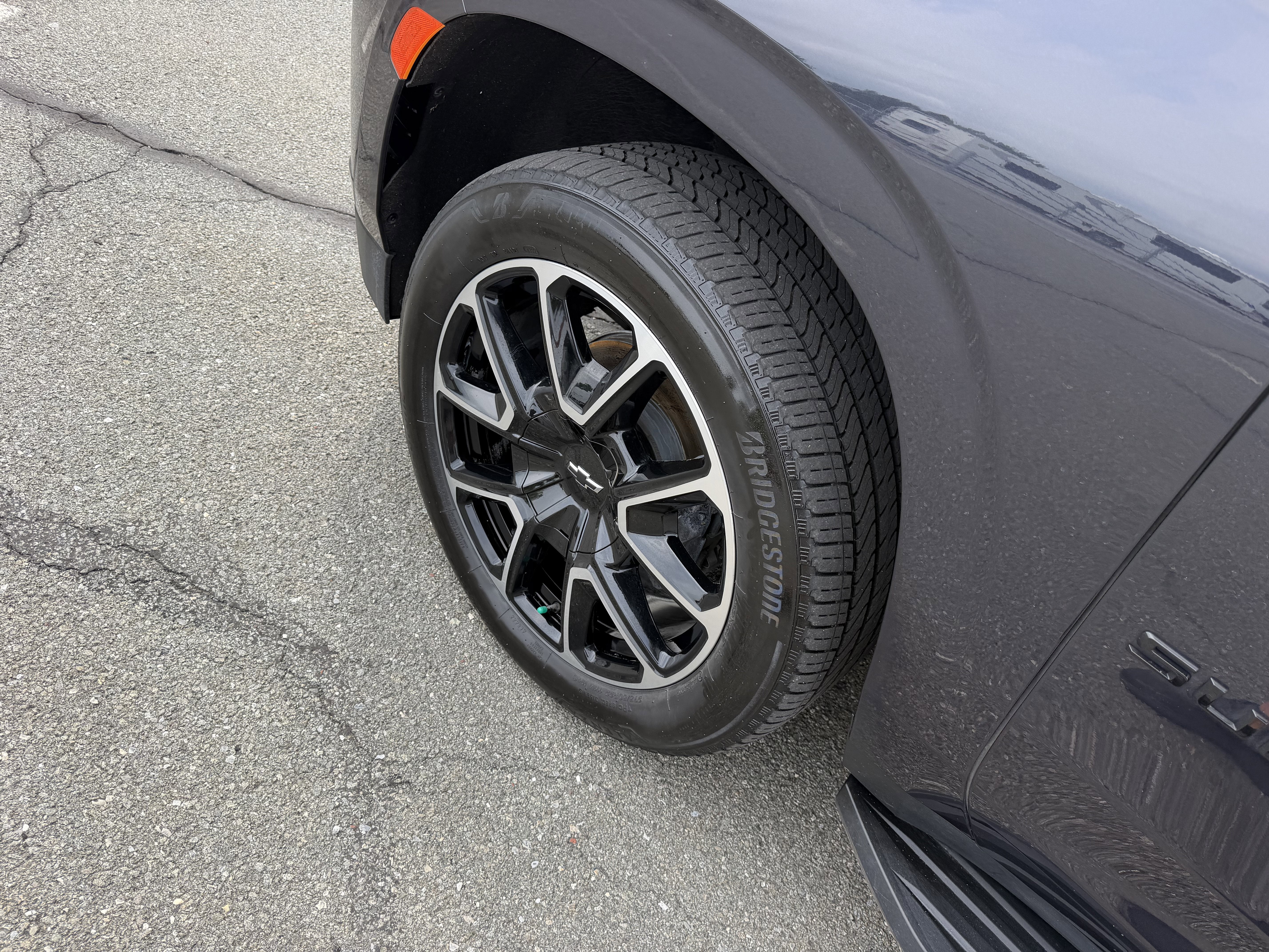 2023 Chevrolet Suburban 4WD RST