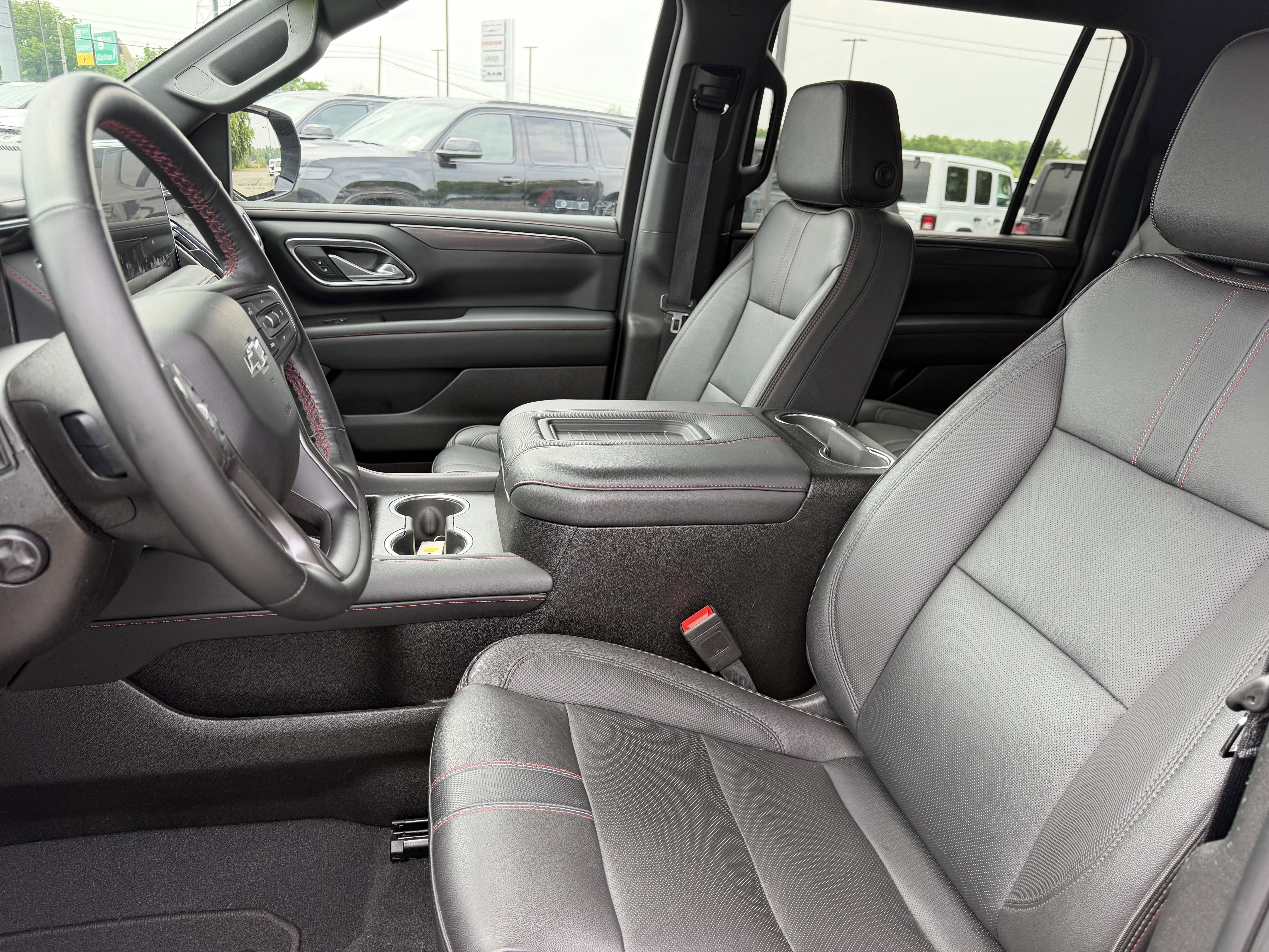 2023 Chevrolet Suburban 4WD RST