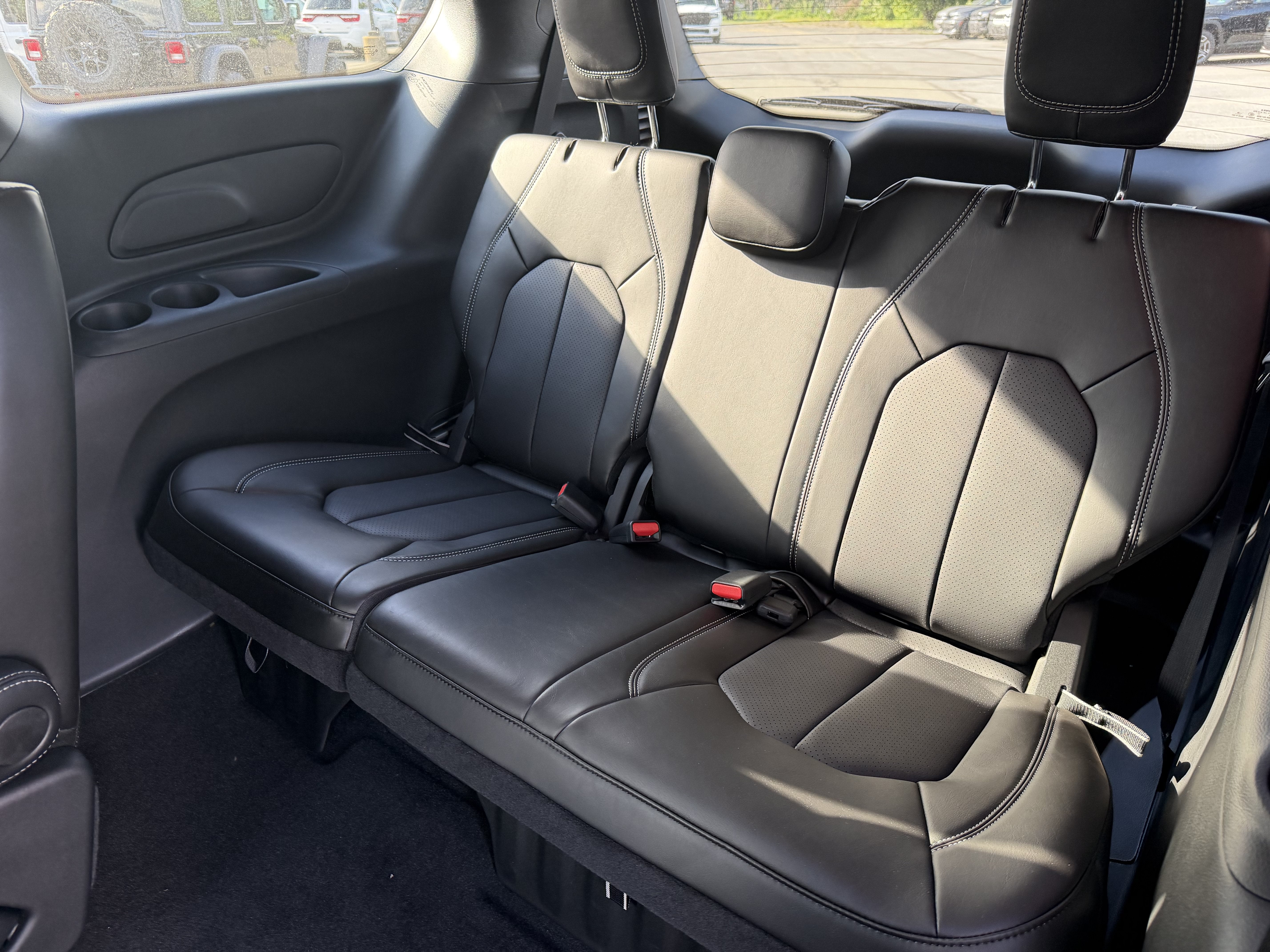 2027 Chrysler Pacifica PACIFICA SELECT