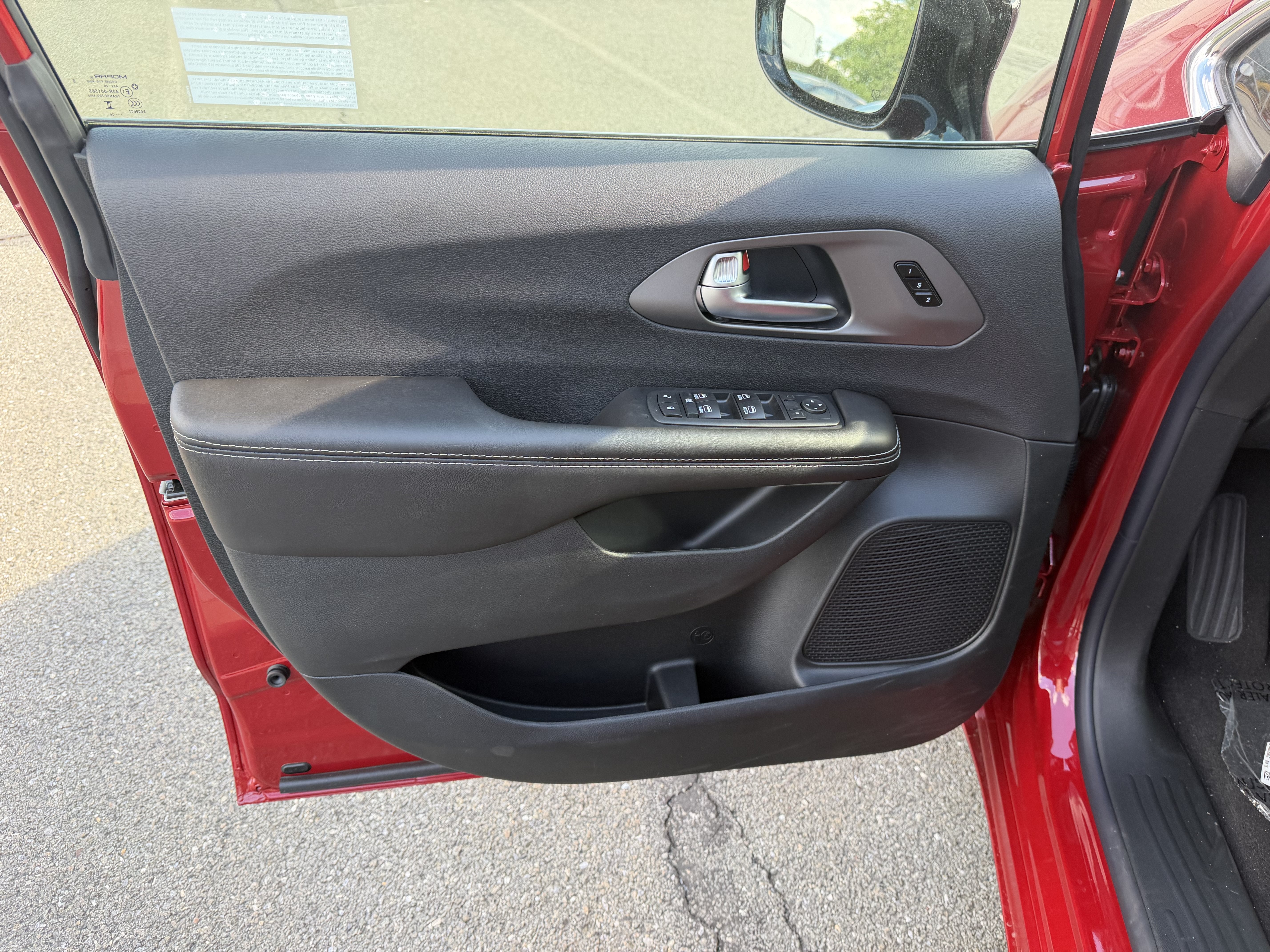 2027 Chrysler Pacifica PACIFICA SELECT
