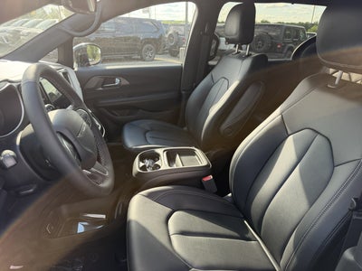 2027 Chrysler Pacifica PACIFICA SELECT