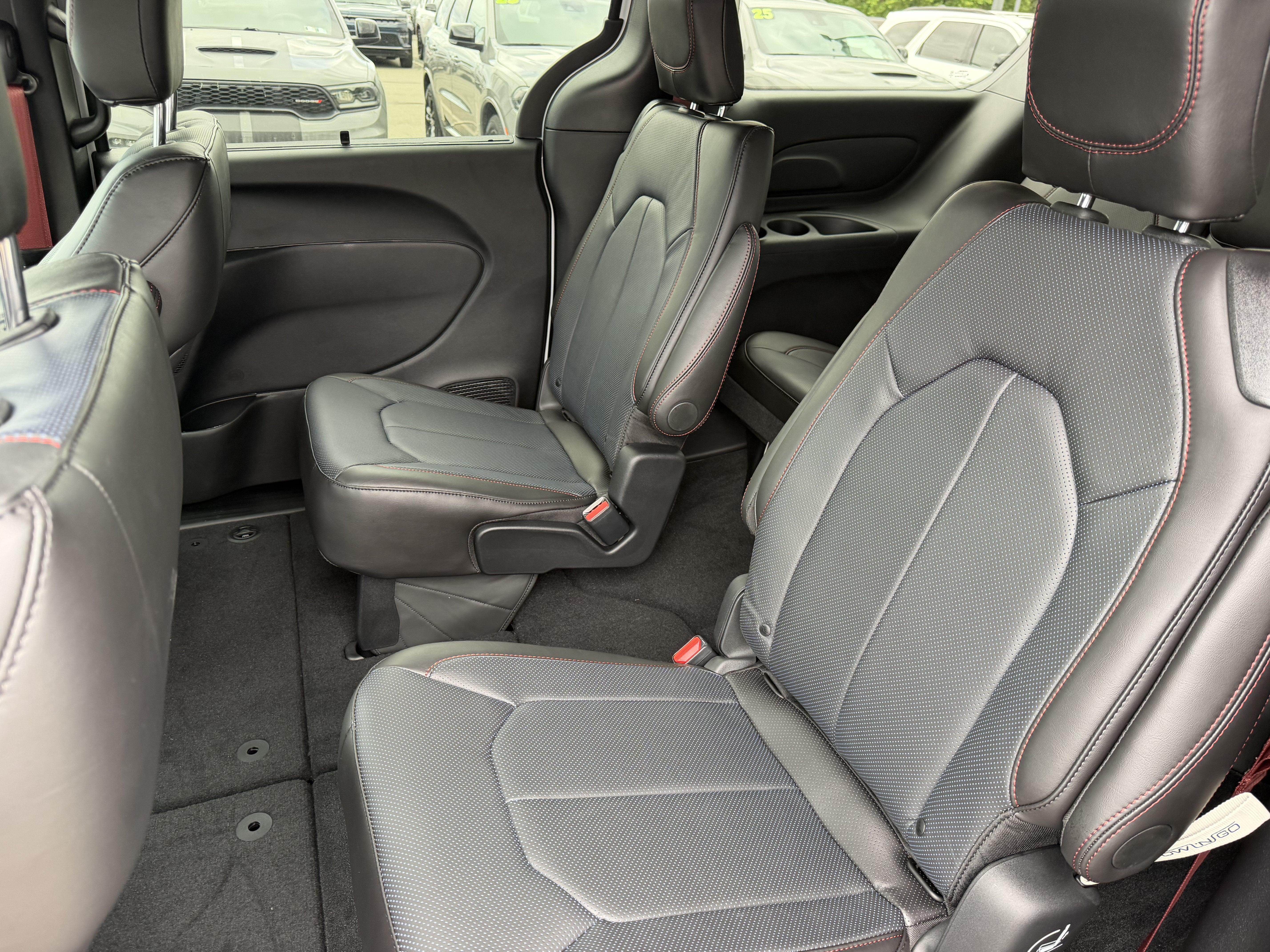 2027 Chrysler Pacifica PACIFICA SELECT