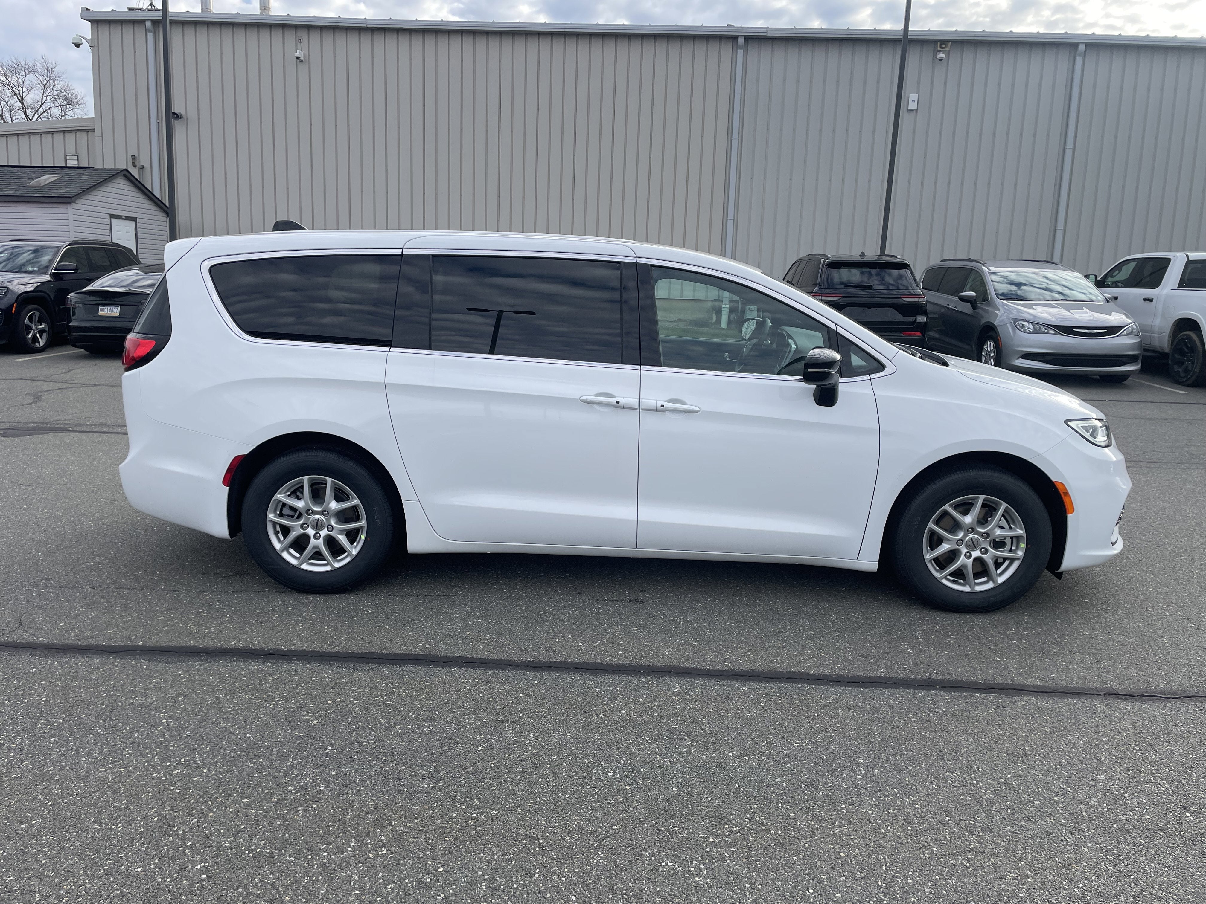 2026 Chrysler Pacifica PACIFICA SELECT