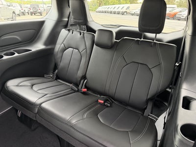 2027 Chrysler Pacifica PACIFICA SELECT
